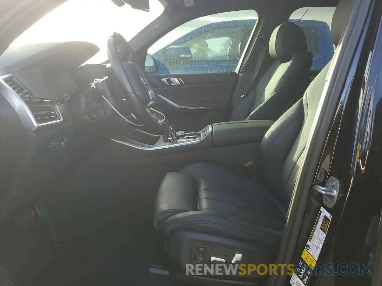 7 fotografías del automóvil dañado 5UXCR6C01N9K73077 BMW X5 2022