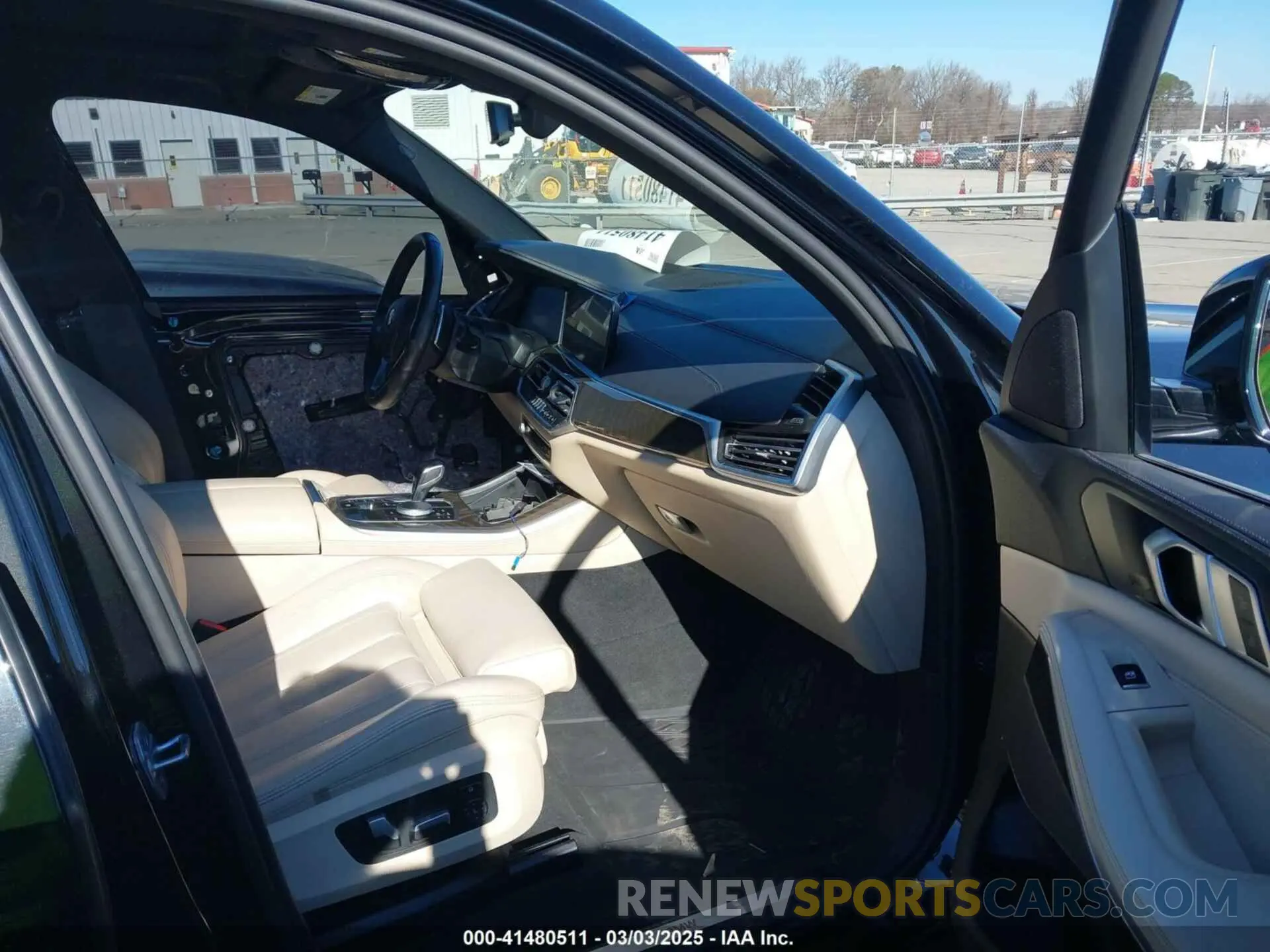5 fotografías del automóvil dañado 5UXCR6C02N9K38886 BMW X5 2022