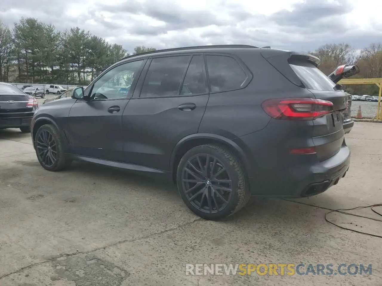 2 fotografías del automóvil dañado 5UXCR6C03N9L09870 BMW X5 2022