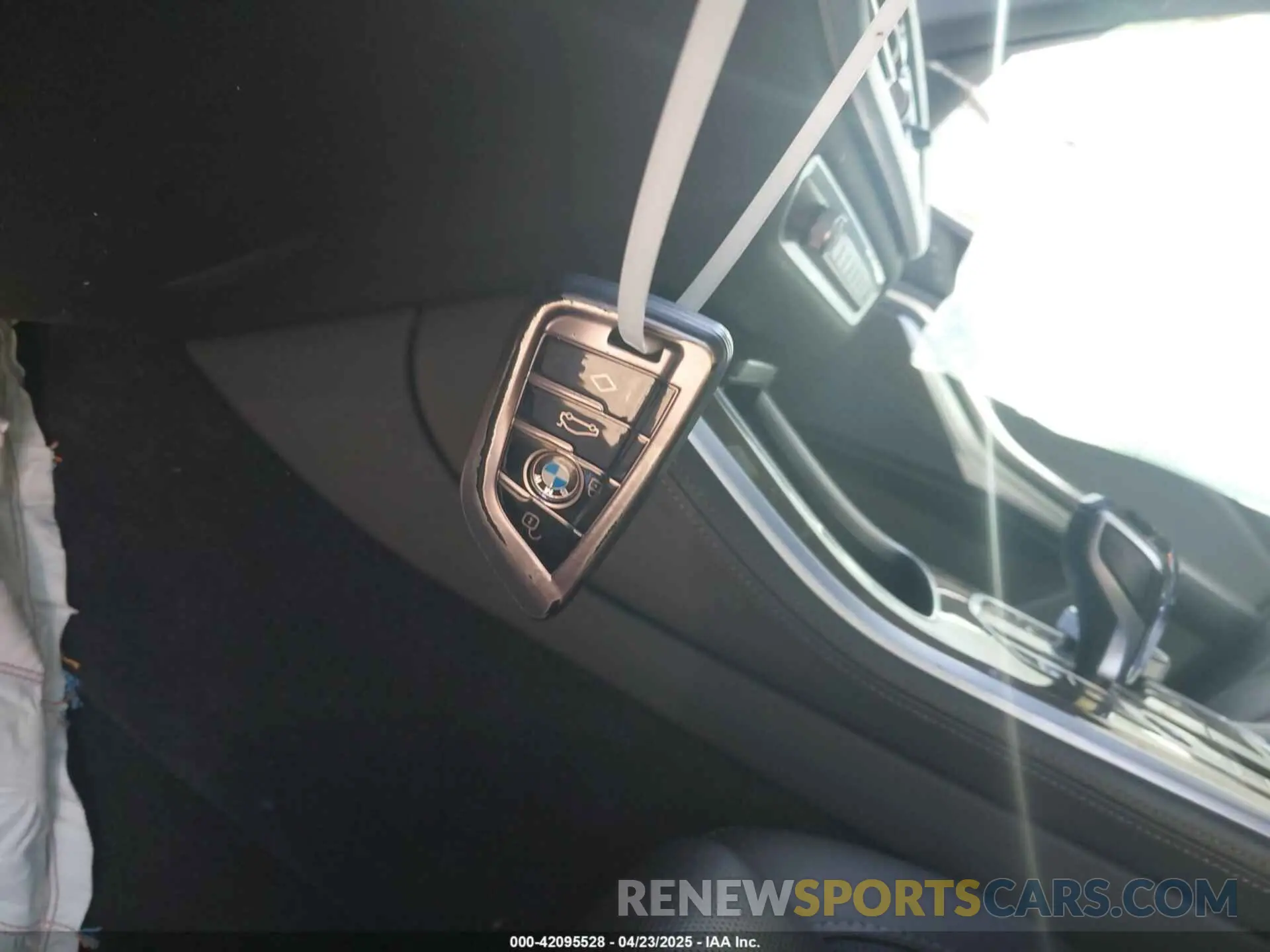 11 fotografías del automóvil dañado 5UXCR6C03N9L60222 BMW X5 2022