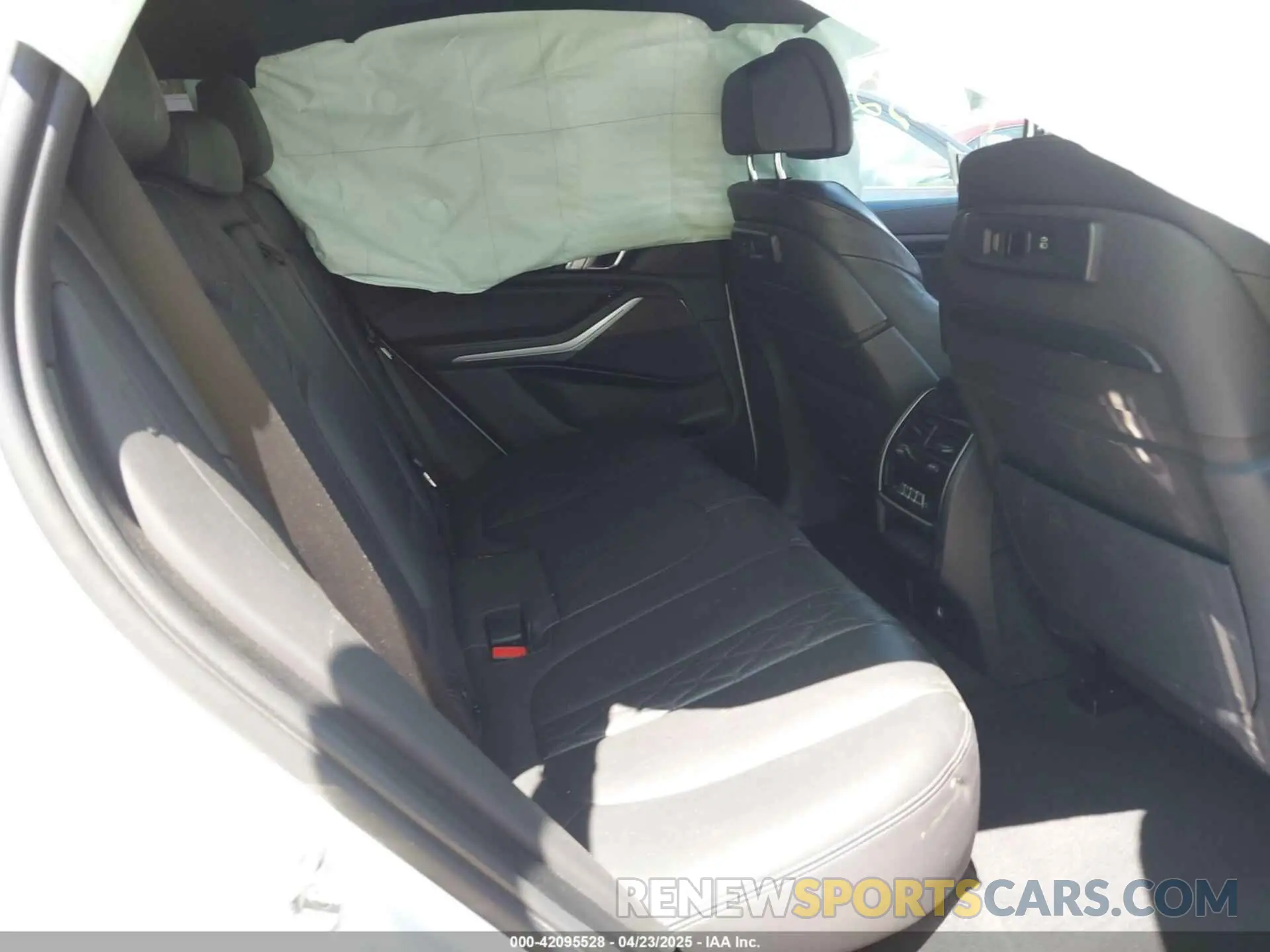 8 fotografías del automóvil dañado 5UXCR6C03N9L60222 BMW X5 2022