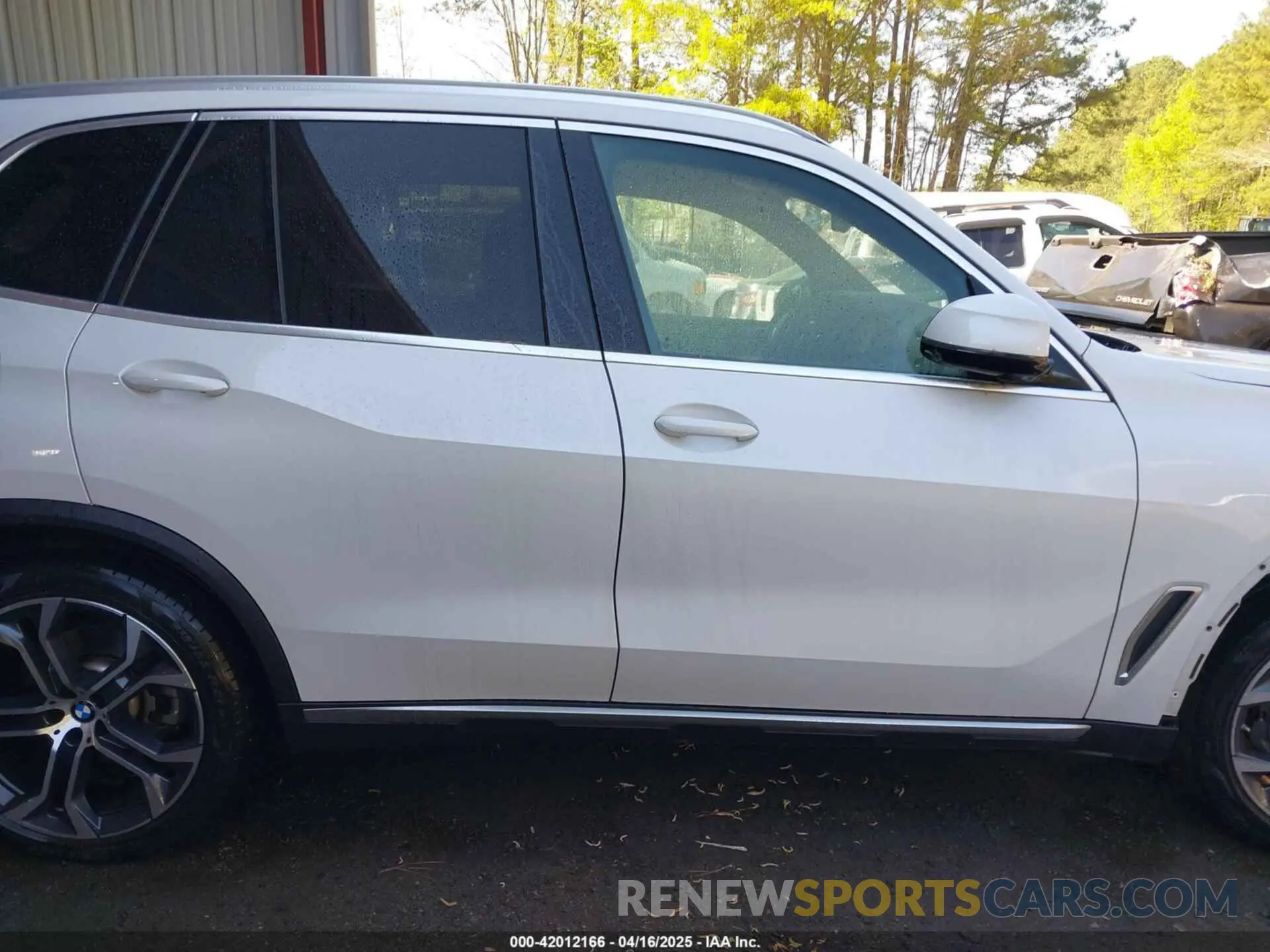 13 fotografías del automóvil dañado 5UXCR6C03N9L92409 BMW X5 2022