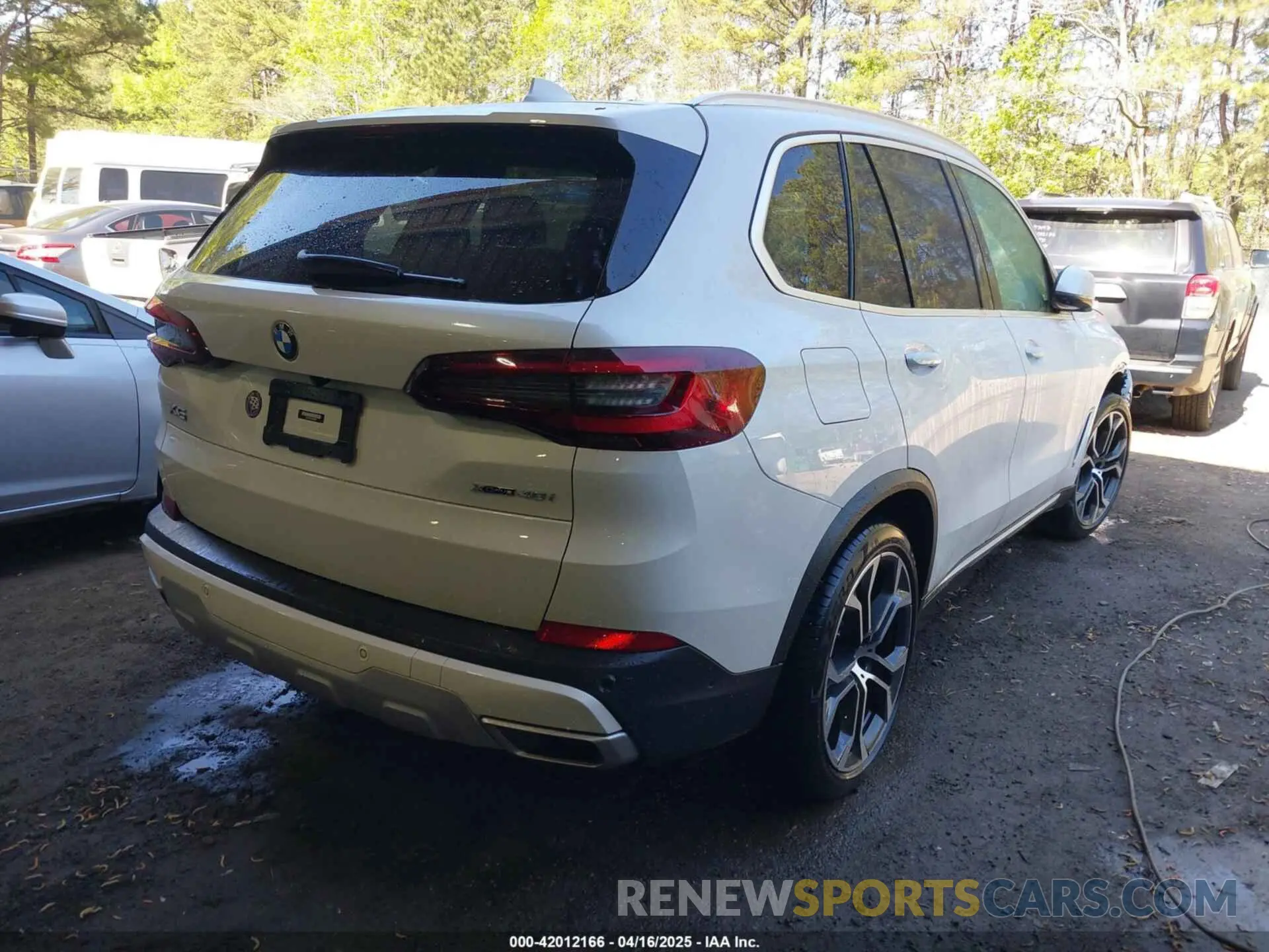 4 fotografías del automóvil dañado 5UXCR6C03N9L92409 BMW X5 2022