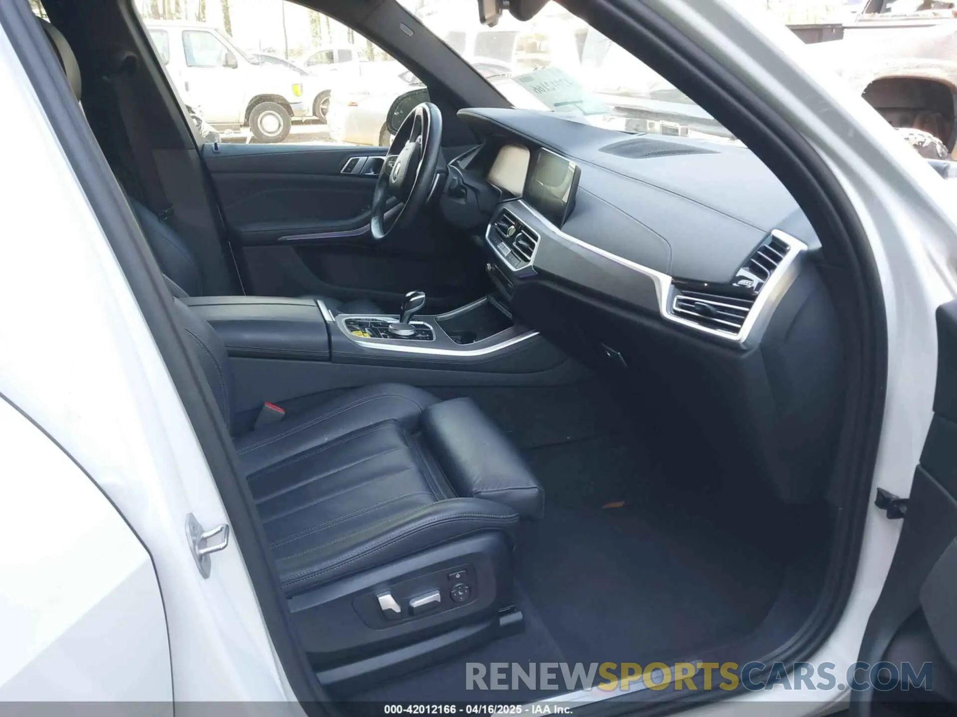5 fotografías del automóvil dañado 5UXCR6C03N9L92409 BMW X5 2022