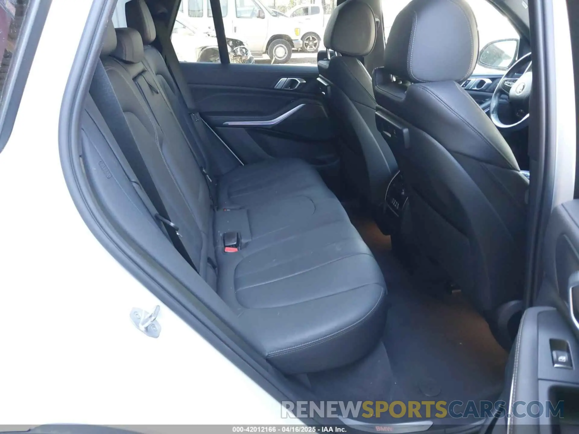 8 fotografías del automóvil dañado 5UXCR6C03N9L92409 BMW X5 2022