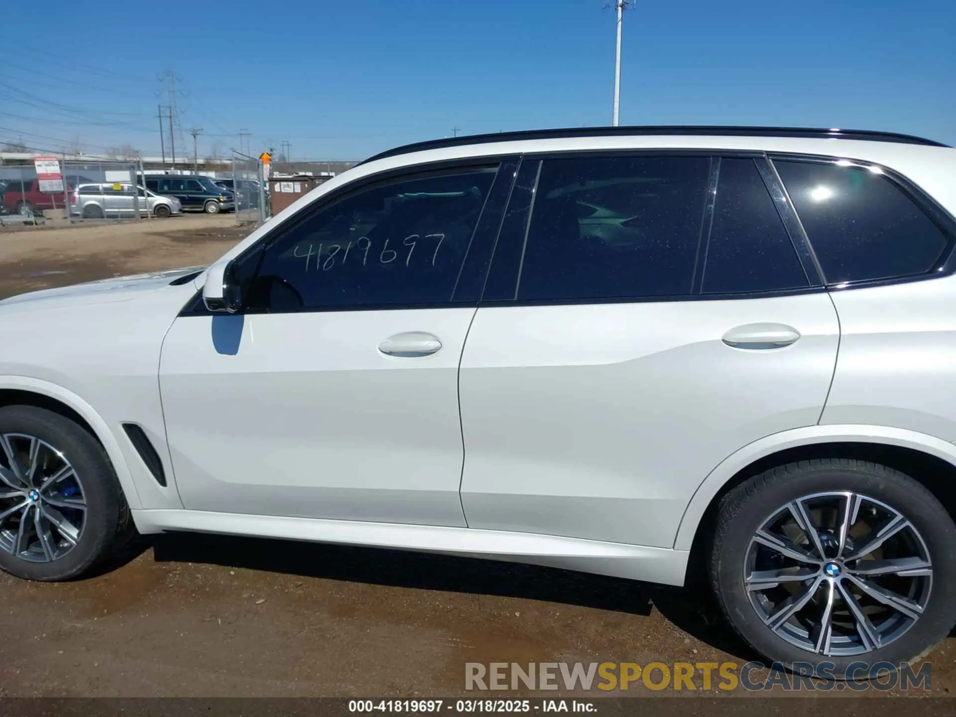 14 fotografías del automóvil dañado 5UXCR6C03N9M64919 BMW X5 2022