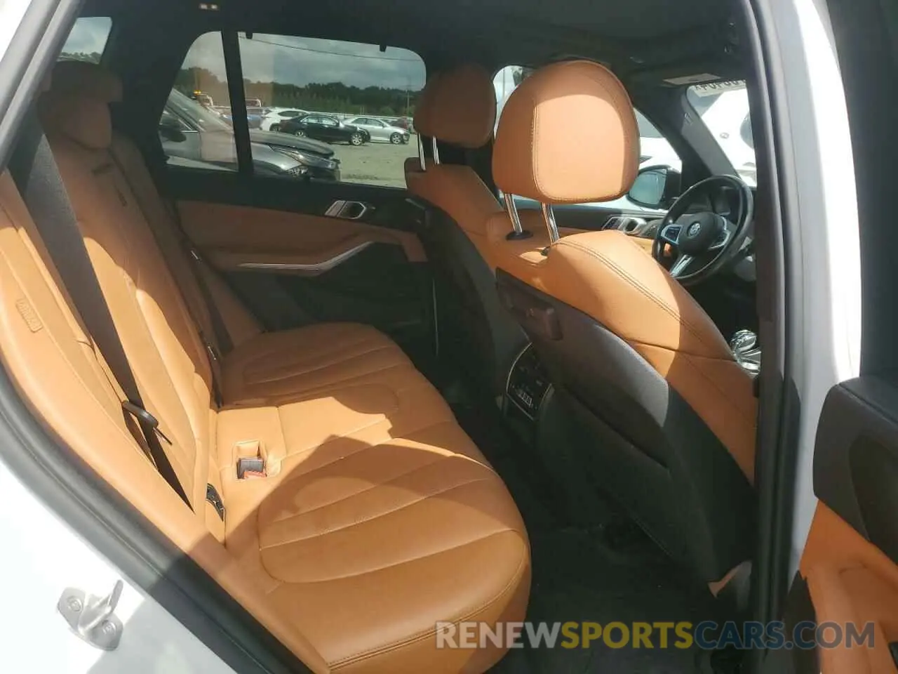 11 fotografías del automóvil dañado 5UXCR6C04N9J12156 BMW X5 2022