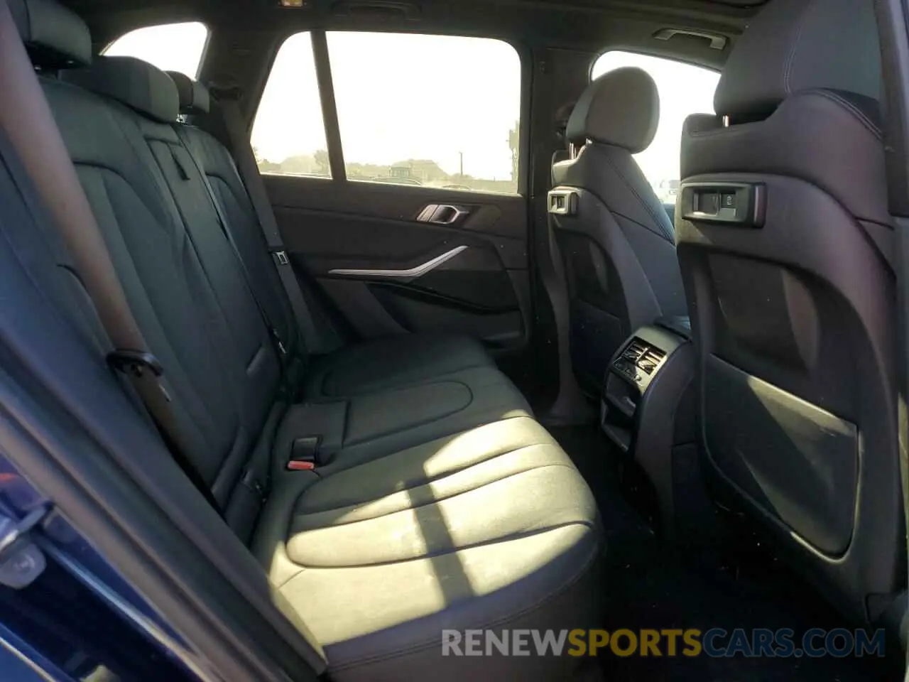 11 fotografías del automóvil dañado 5UXCR6C04N9J90615 BMW X5 2022
