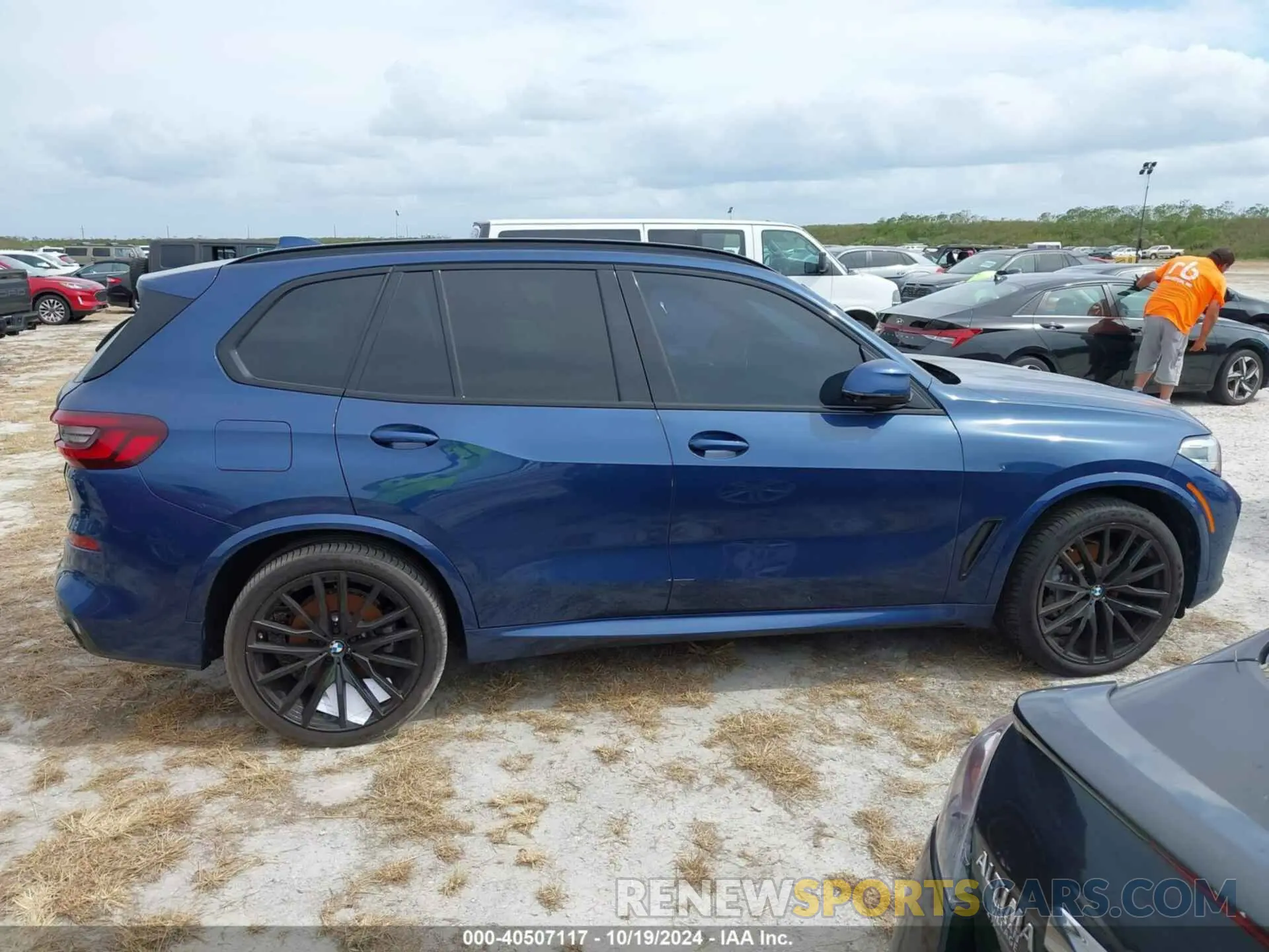 13 fotografías del automóvil dañado 5UXCR6C04N9N21838 BMW X5 2022