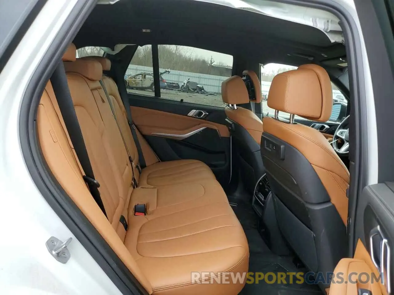 11 fotografías del automóvil dañado 5UXCR6C06N9M32014 BMW X5 2022
