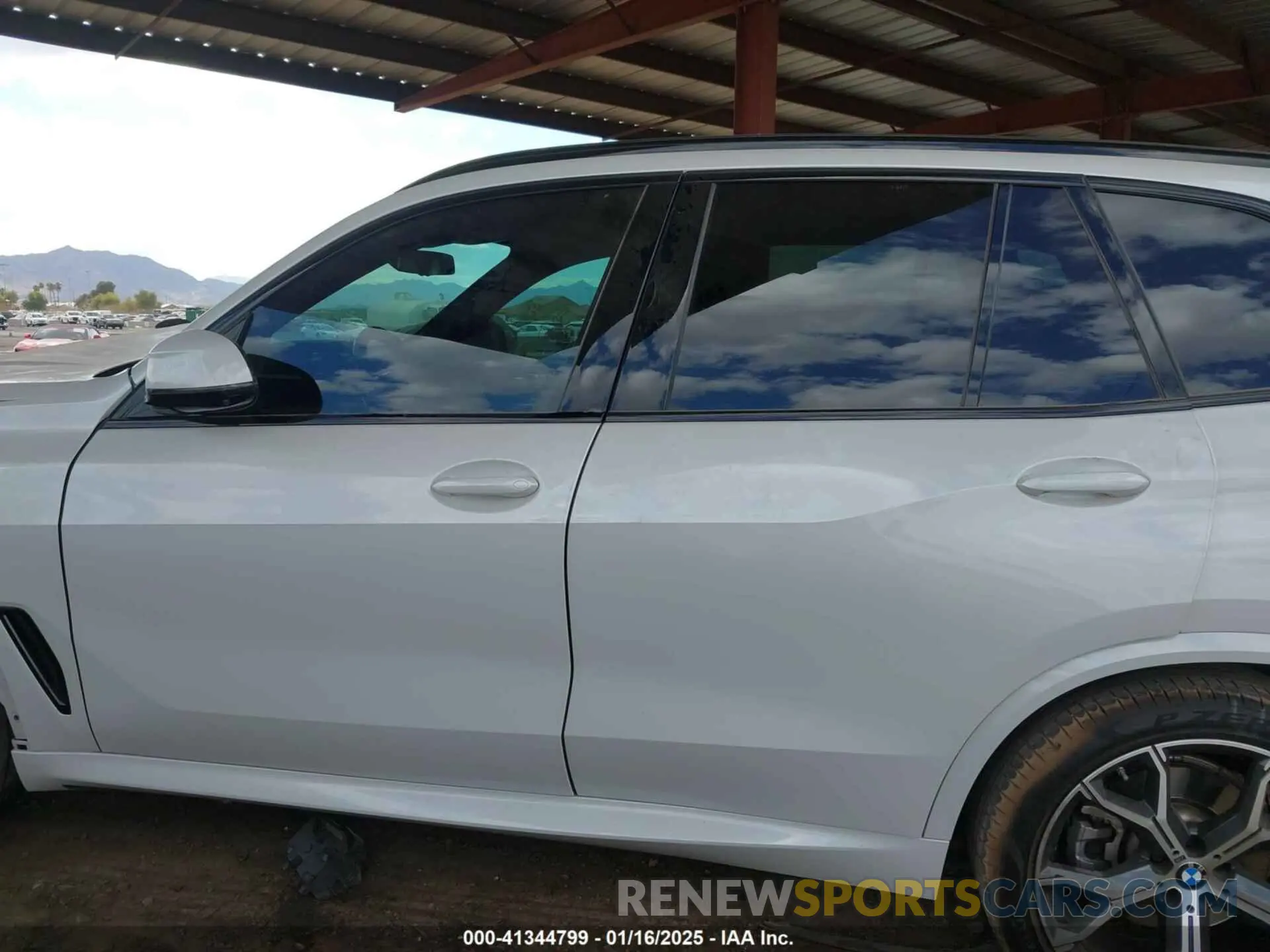 14 fotografías del automóvil dañado 5UXCR6C07N9J78569 BMW X5 2022