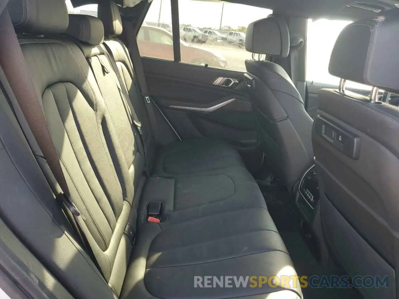 11 fotografías del automóvil dañado 5UXCR6C07N9M27369 BMW X5 2022