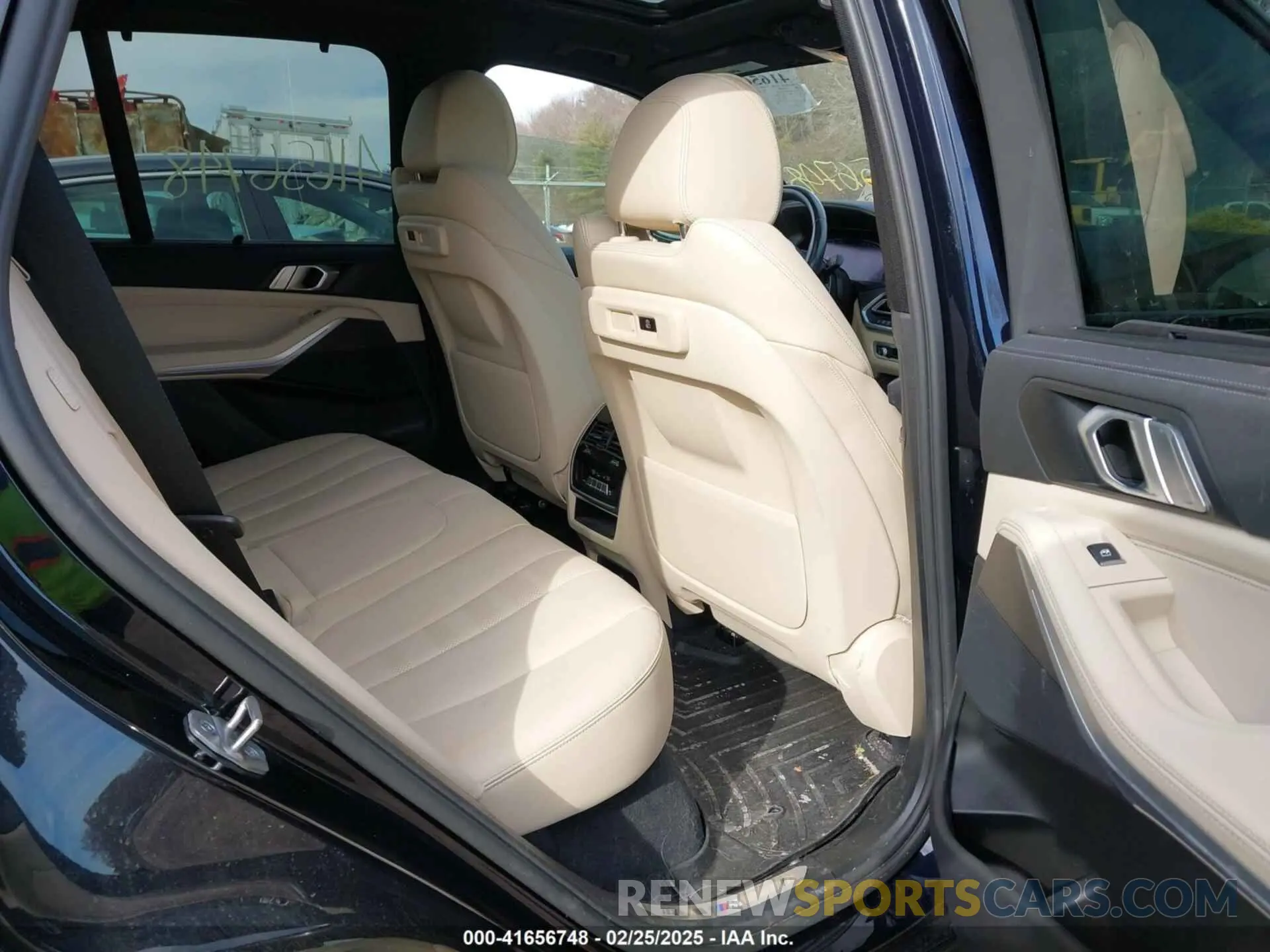 8 fotografías del automóvil dañado 5UXCR6C0XN9J12212 BMW X5 2022