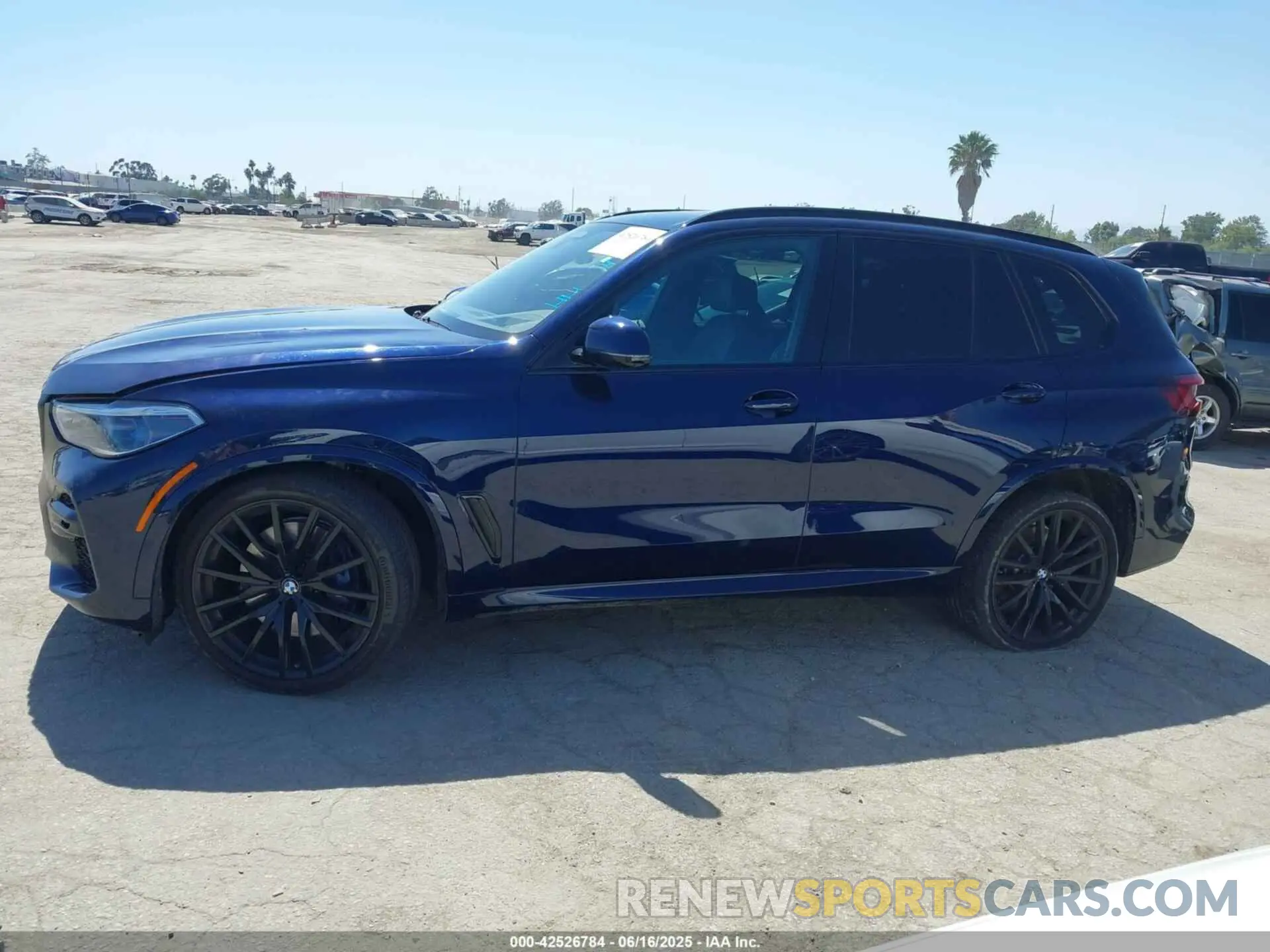13 fotografías del automóvil dañado 5UXJU4C03N9J96903 BMW X5 2022