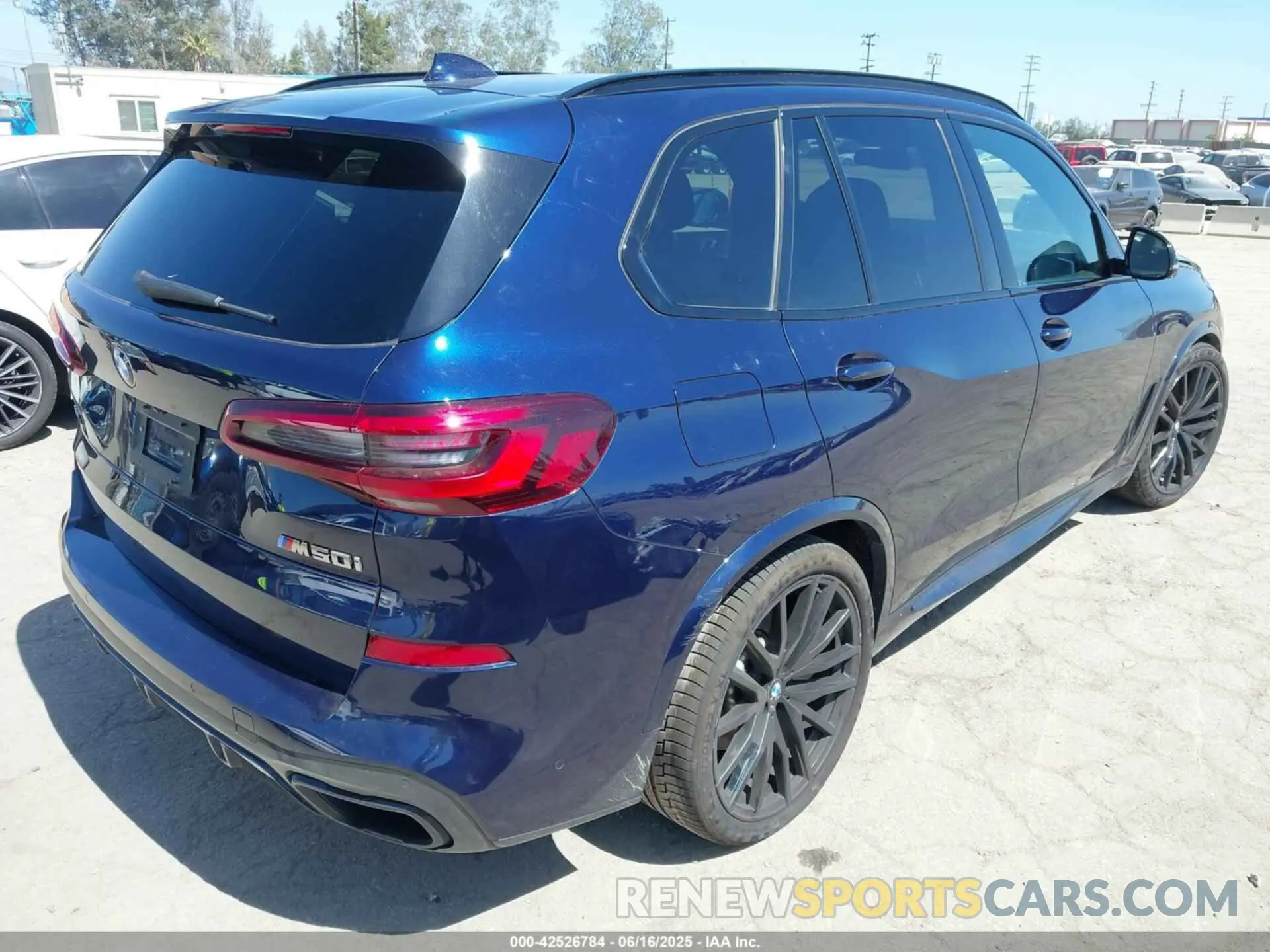 4 fotografías del automóvil dañado 5UXJU4C03N9J96903 BMW X5 2022