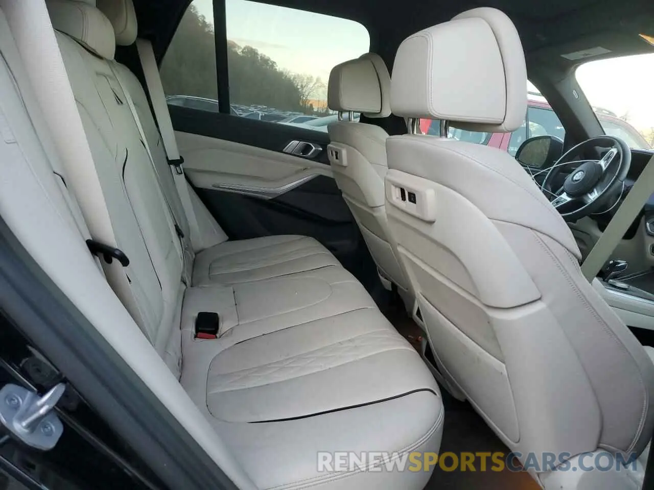 11 fotografías del automóvil dañado 5UXJU4C06N9J97446 BMW X5 2022