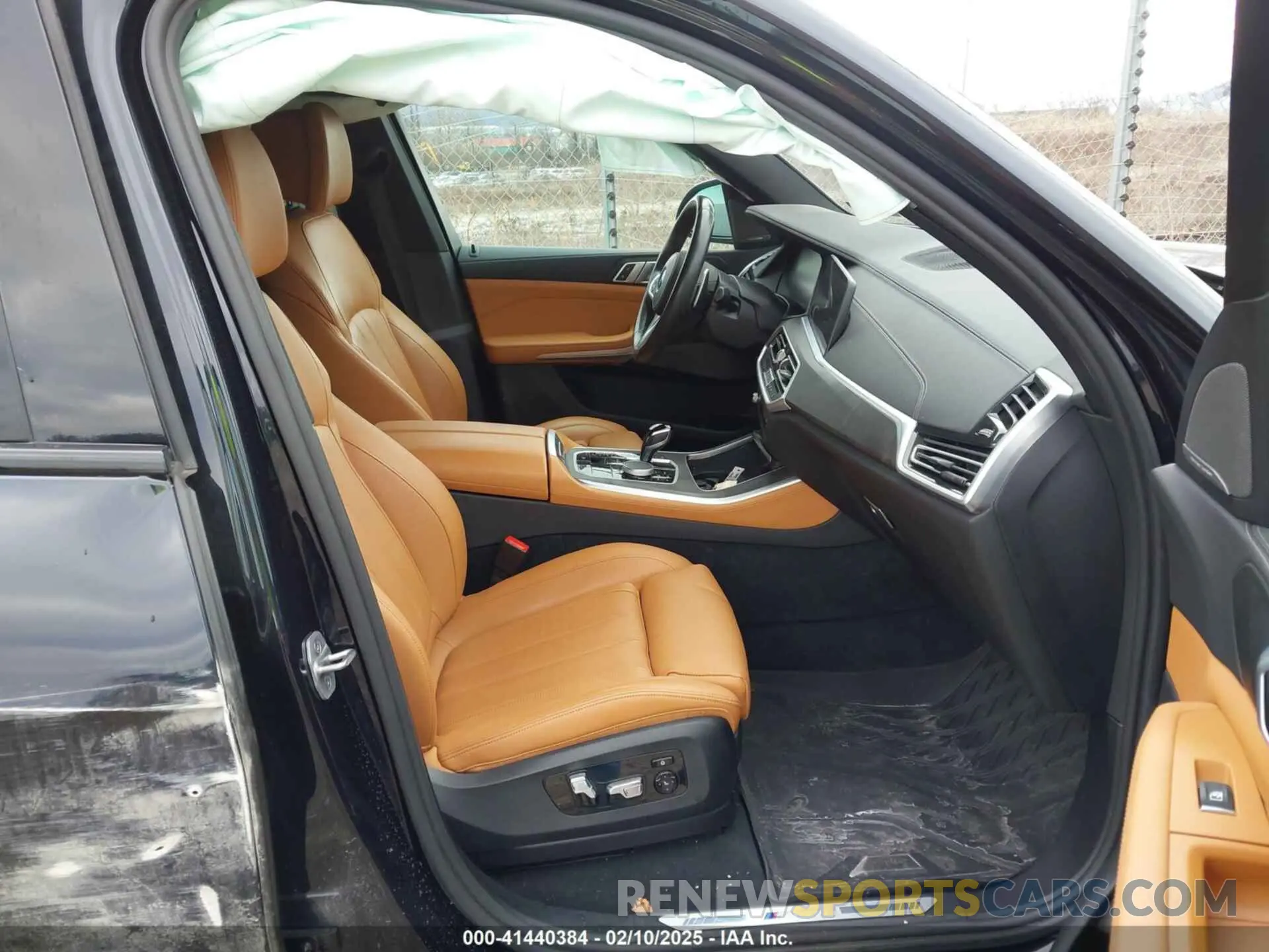 5 fotografías del automóvil dañado 5UXJU4C06N9K31059 BMW X5 2022