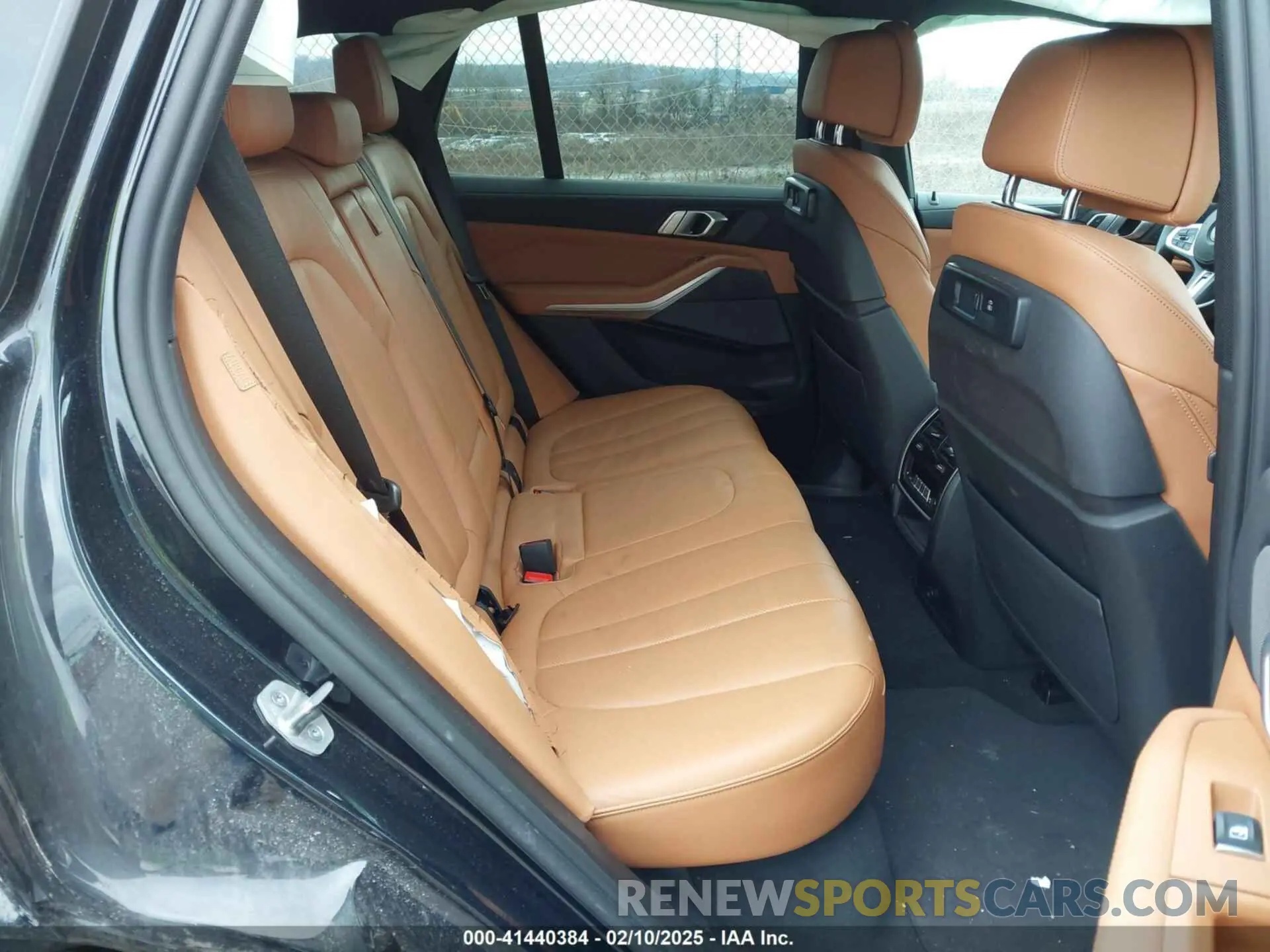 8 fotografías del automóvil dañado 5UXJU4C06N9K31059 BMW X5 2022