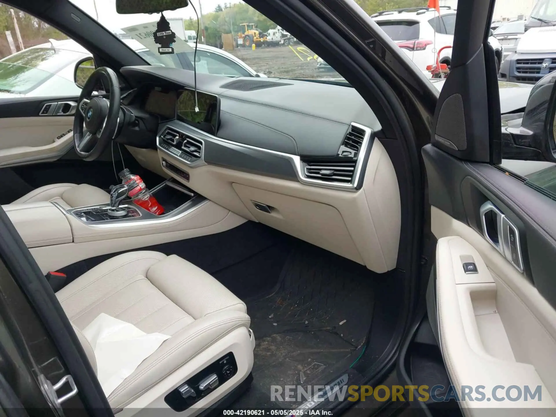 5 fotografías del automóvil dañado 5UXJU4C06N9M02604 BMW X5 2022