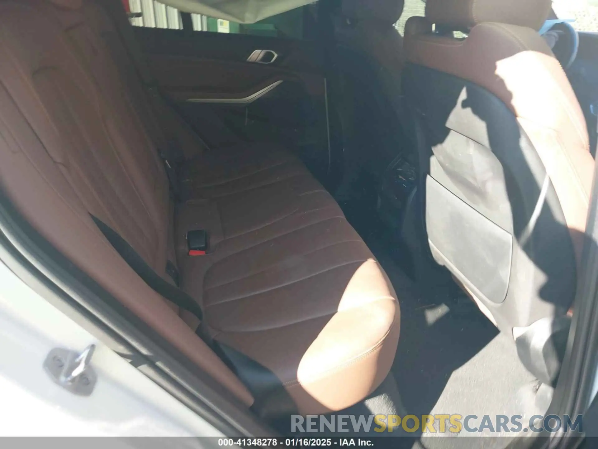 8 fotografías del automóvil dañado 5UXJU4C0XN9L53083 BMW X5 2022