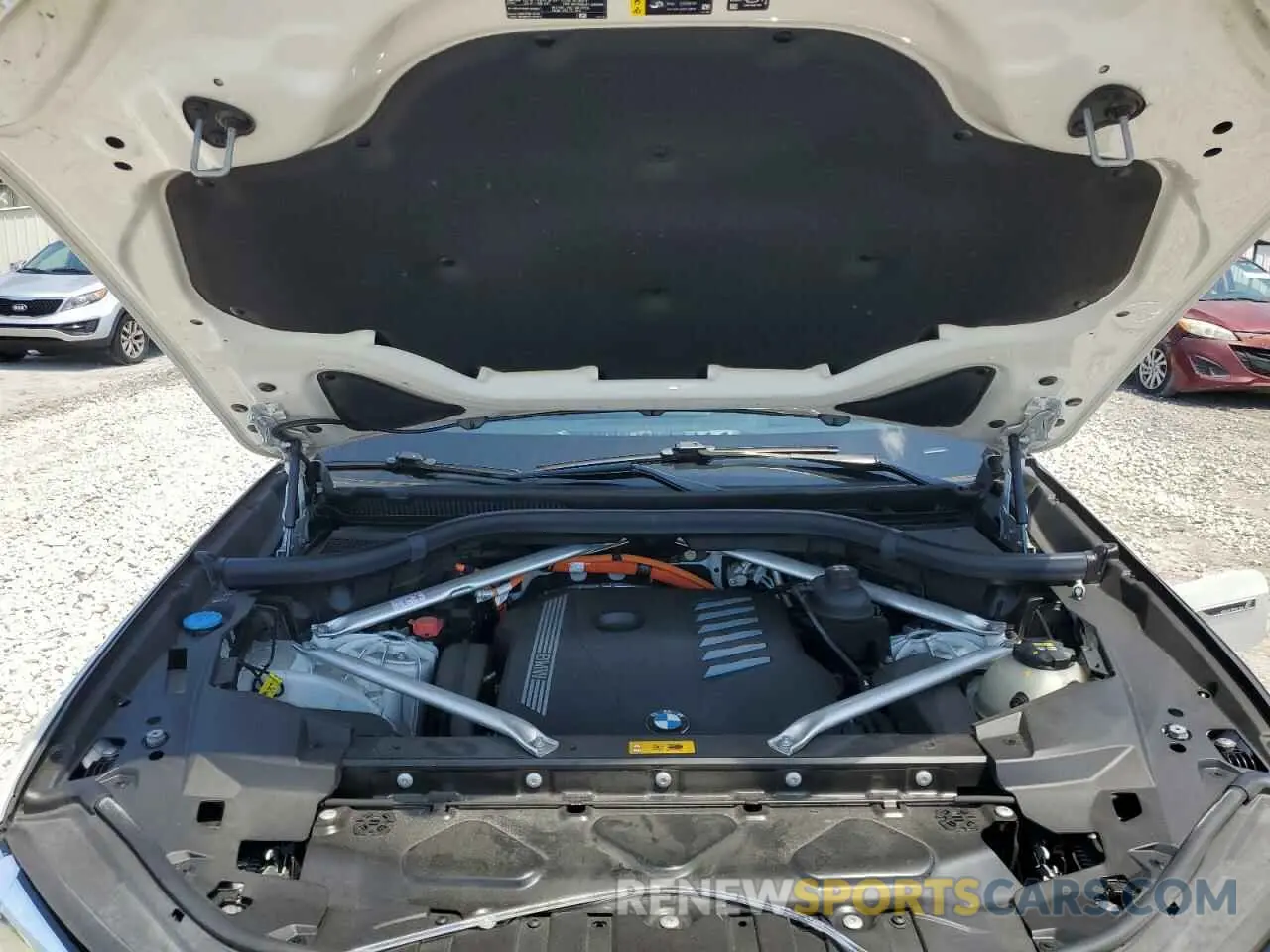 11 fotografías del automóvil dañado 5UXTA6C01N9J18858 BMW X5 2022