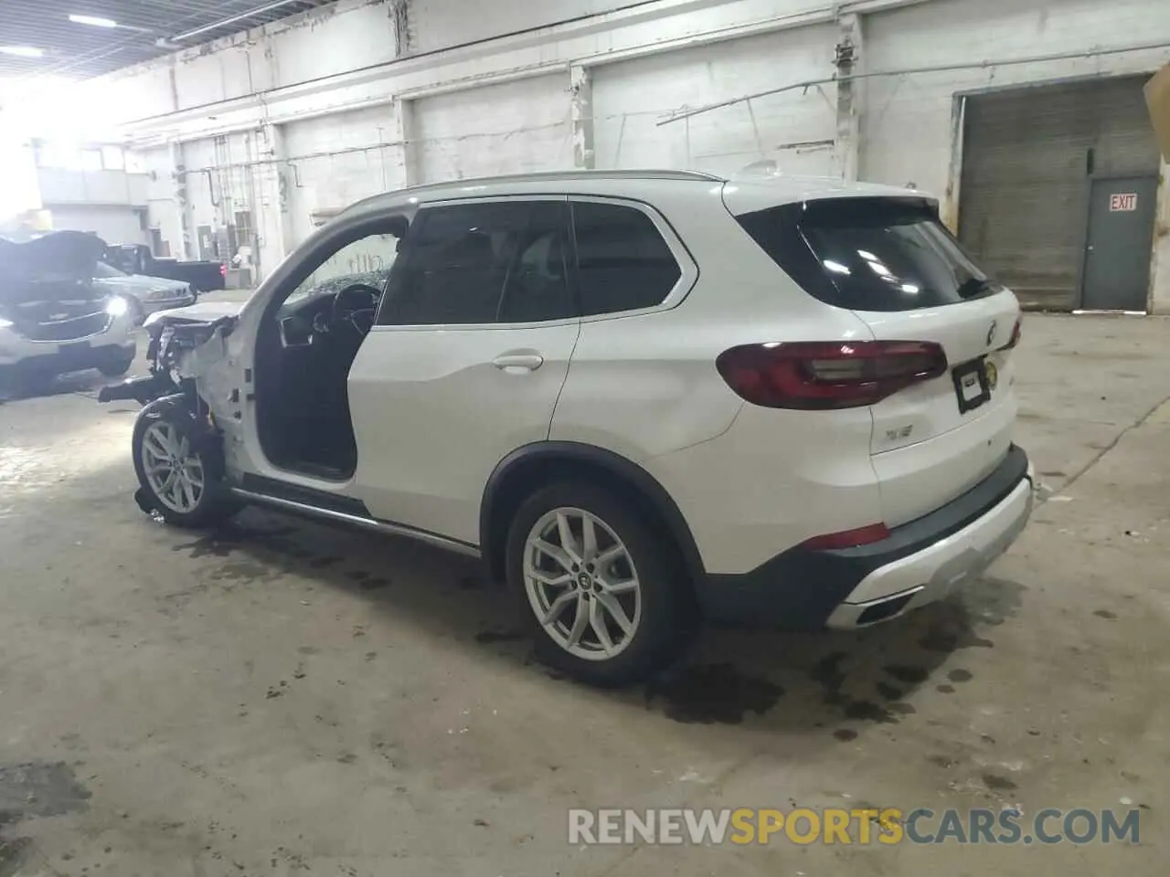 2 fotografías del automóvil dañado 5UXTA6C02N9L87936 BMW X5 2022