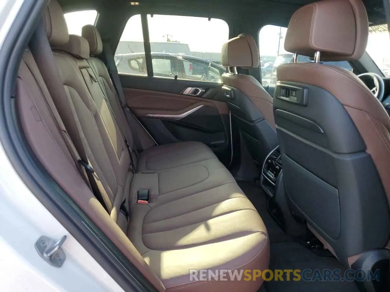 11 fotografías del automóvil dañado 5UXTA6C03N9J76695 BMW X5 2022