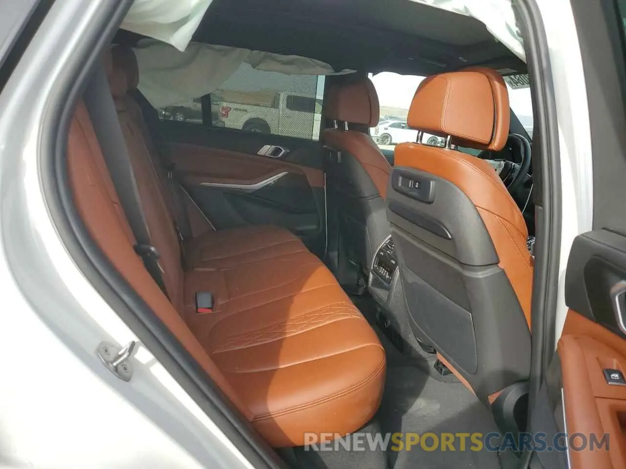 11 fotografías del automóvil dañado 5UXTA6C07N9J80295 BMW X5 2022
