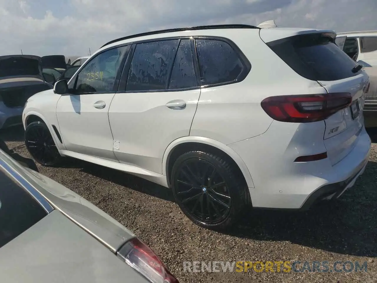 2 fotografías del automóvil dañado 5UXCR4C01P9N78442 BMW X5 2023