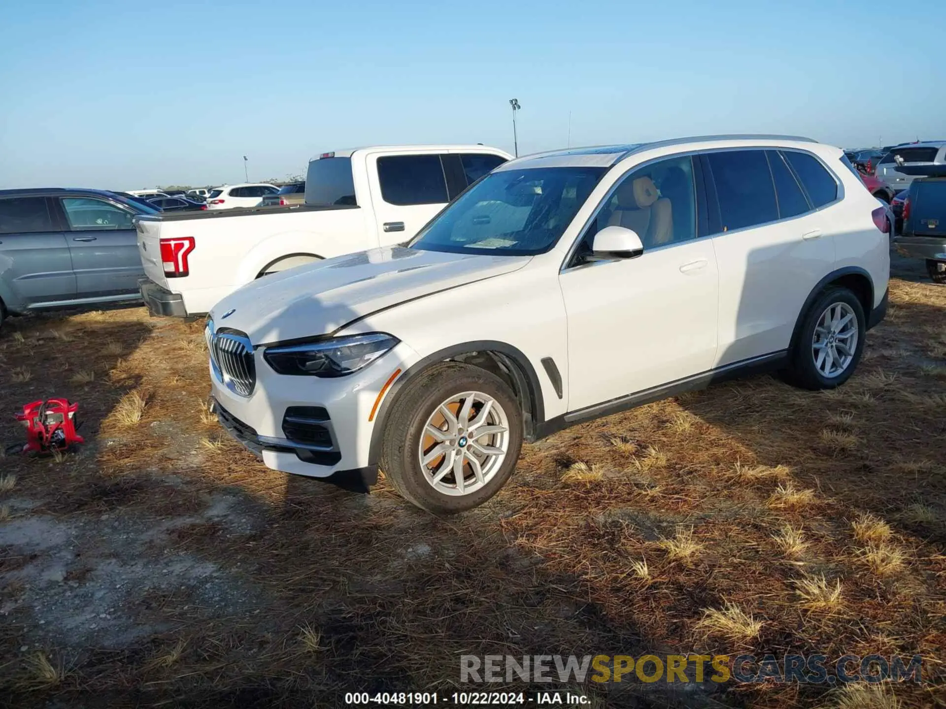 2 fotografías del automóvil dañado 5UXCR4C02P9R63525 BMW X5 2023