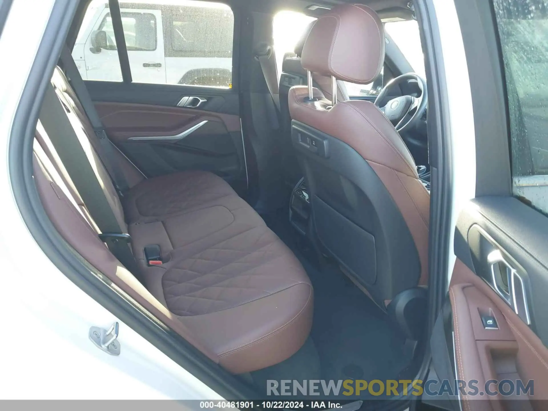 8 fotografías del automóvil dañado 5UXCR4C02P9R63525 BMW X5 2023