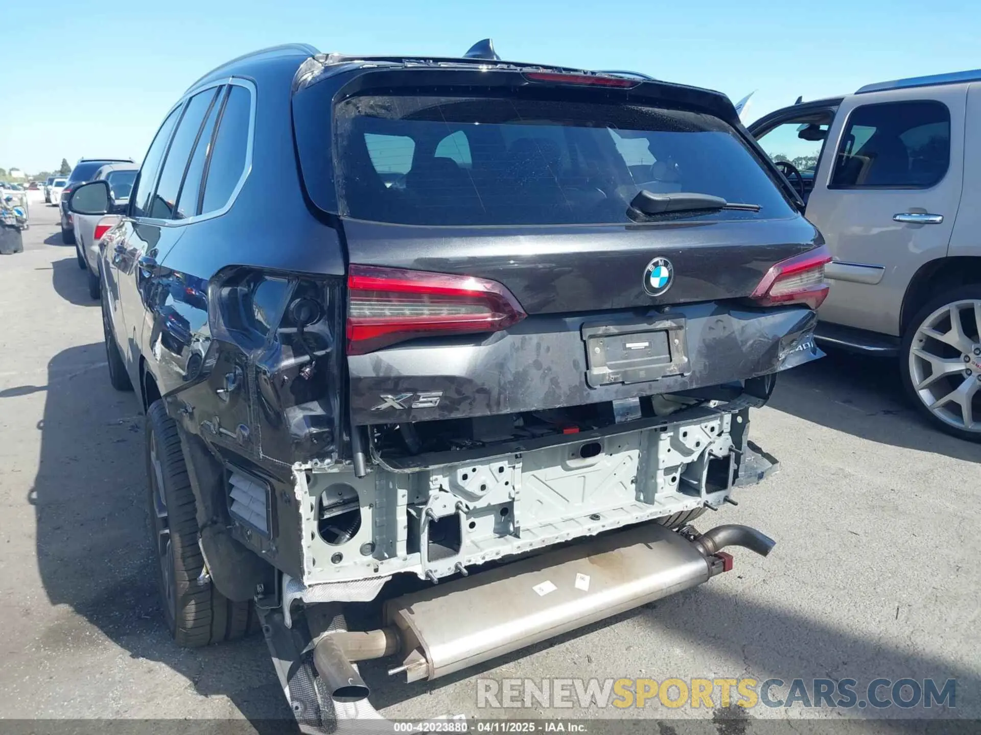 3 fotografías del automóvil dañado 5UXCR4C06P9P49752 BMW X5 2023