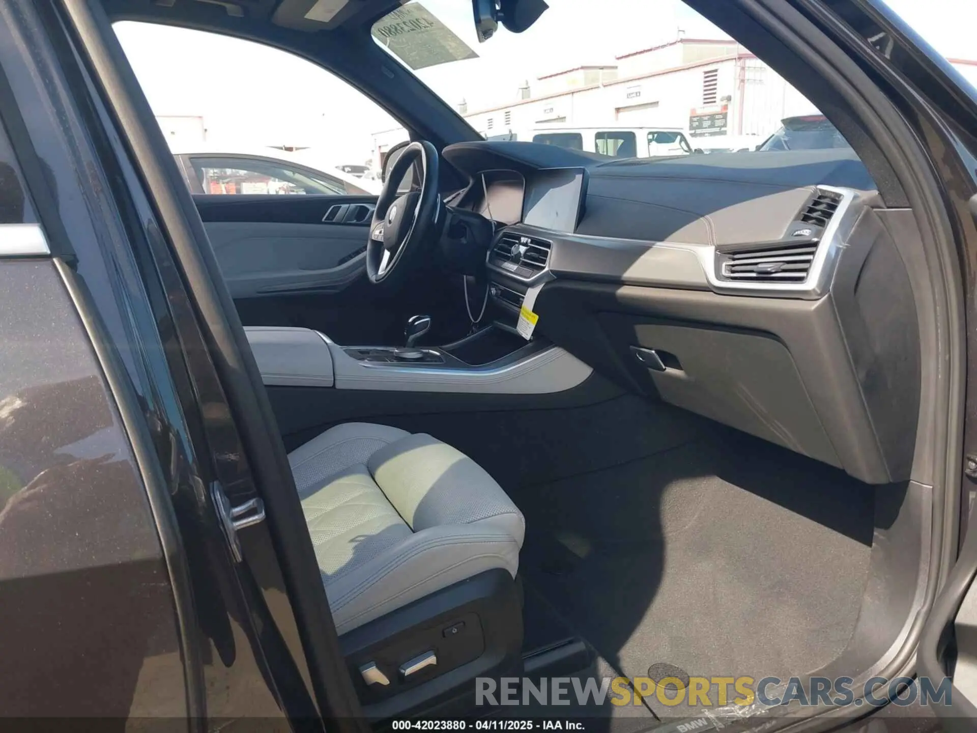 5 fotografías del automóvil dañado 5UXCR4C06P9P49752 BMW X5 2023