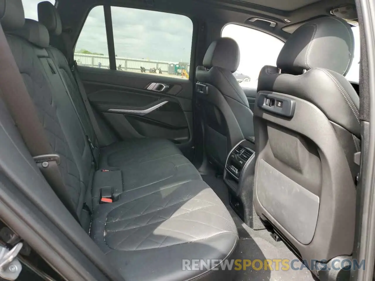 11 fotografías del automóvil dañado 5UXCR4C06P9P72965 BMW X5 2023