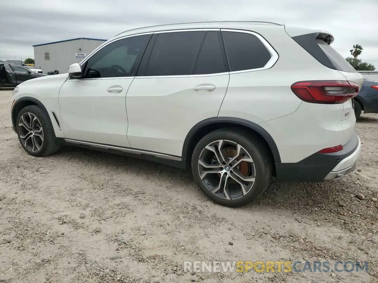 2 fotografías del automóvil dañado 5UXCR4C08P9R68647 BMW X5 2023