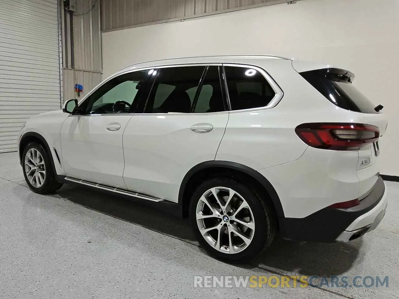 2 fotografías del automóvil dañado 5UXCR4C09P9P91719 BMW X5 2023