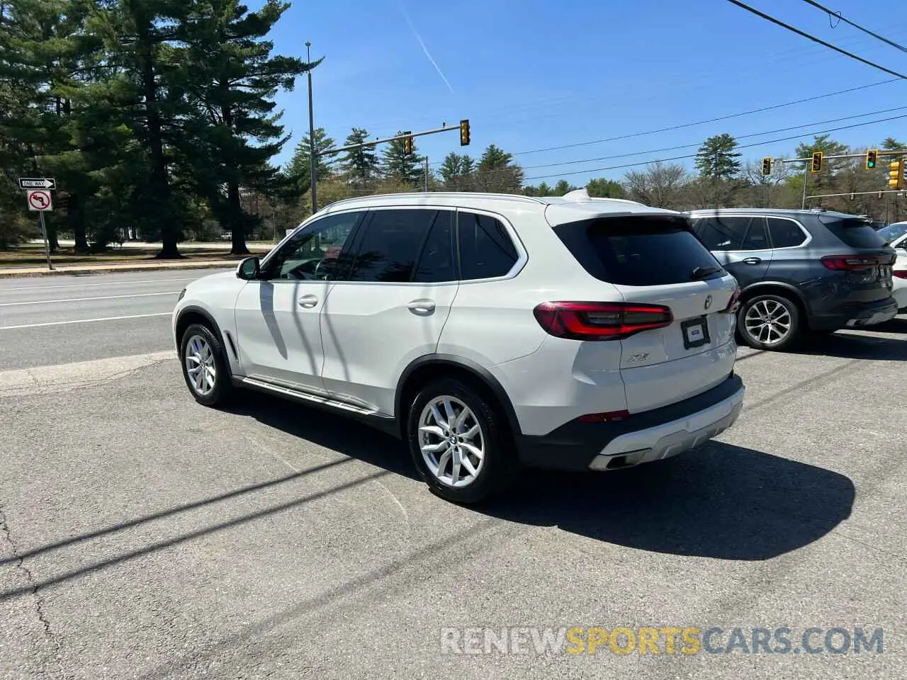 3 fotografías del automóvil dañado 5UXCR4C0XP9P38690 BMW X5 2023