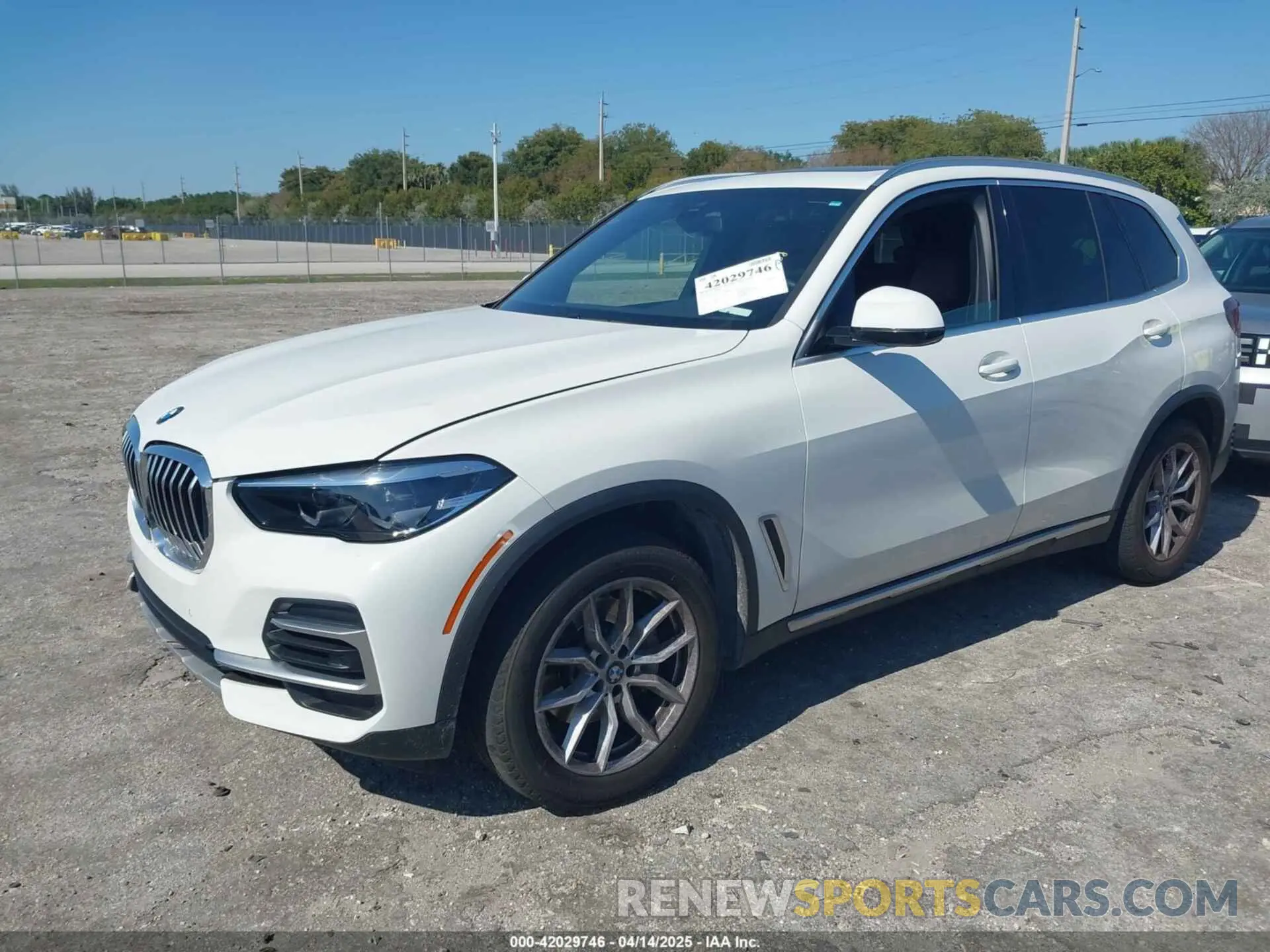 2 fotografías del automóvil dañado 5UXCR4C0XP9R67239 BMW X5 2023