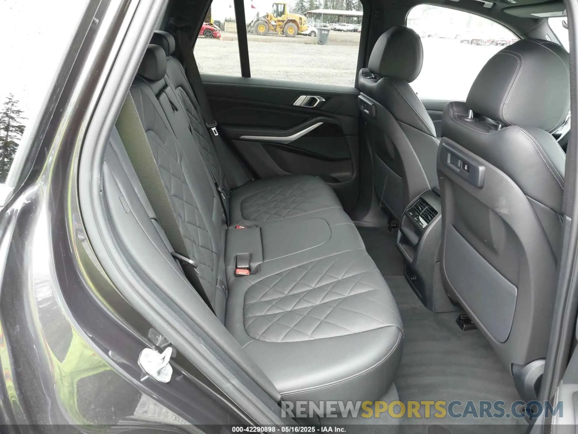 8 fotografías del automóvil dañado 5UXCR6C00P9P78885 BMW X5 2023