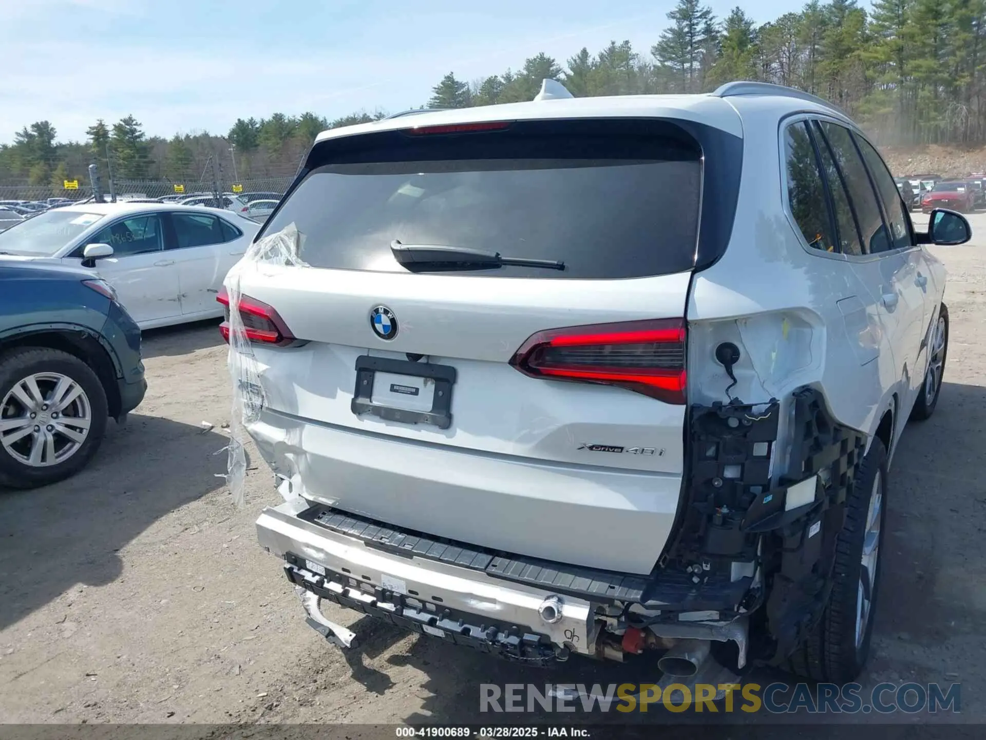 17 fotografías del automóvil dañado 5UXCR6C01P9P16931 BMW X5 2023