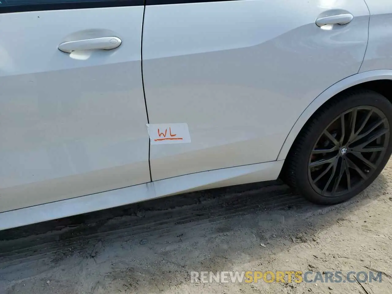 13 fotografías del automóvil dañado 5UXCR6C01P9P17805 BMW X5 2023