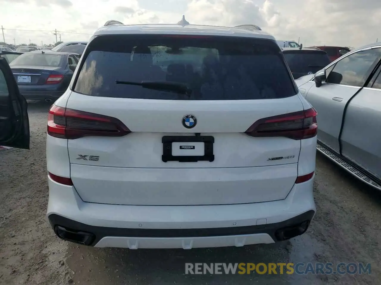 6 fotografías del automóvil dañado 5UXCR6C01P9P17805 BMW X5 2023