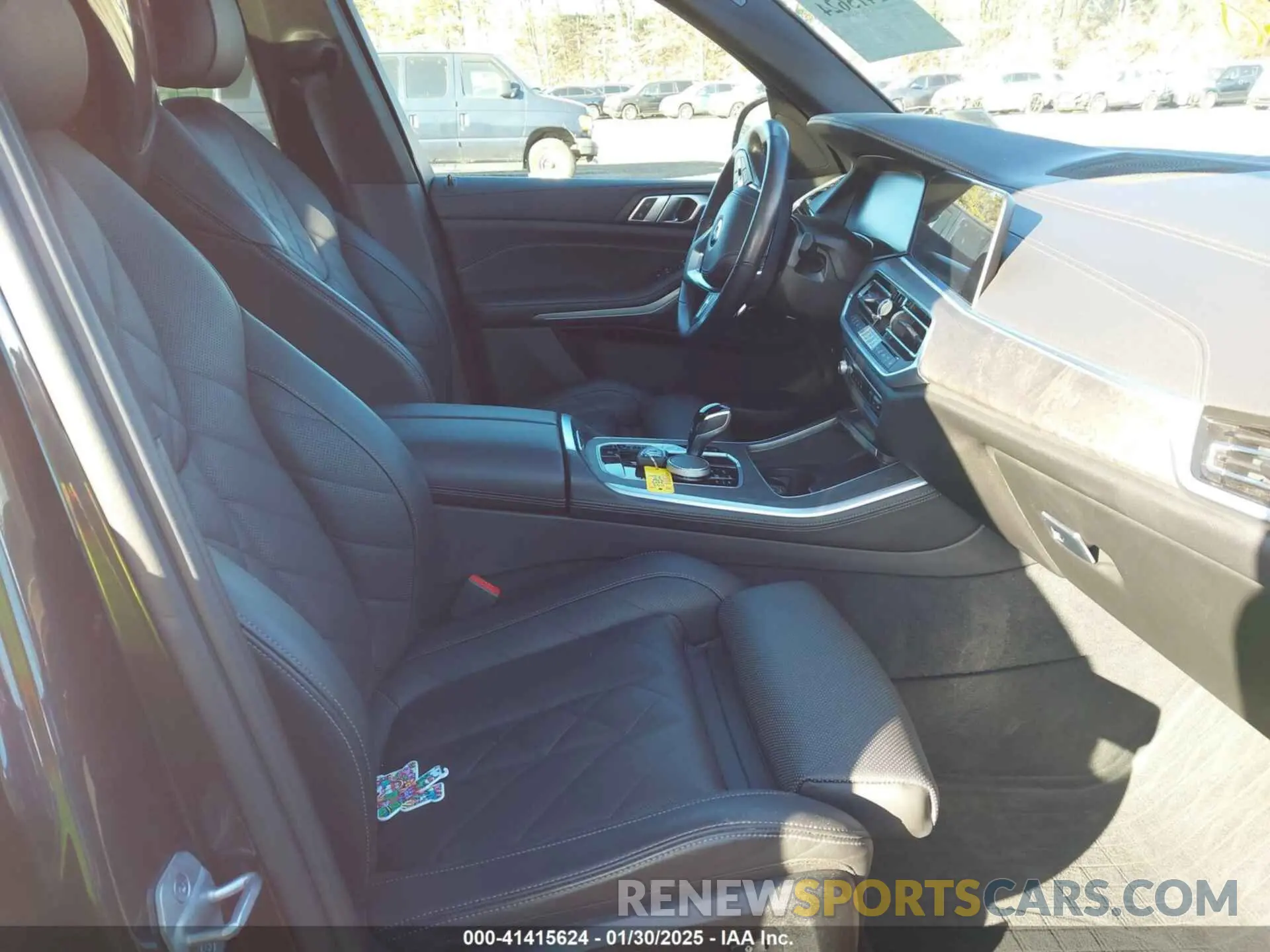 5 fotografías del automóvil dañado 5UXCR6C01P9P96005 BMW X5 2023