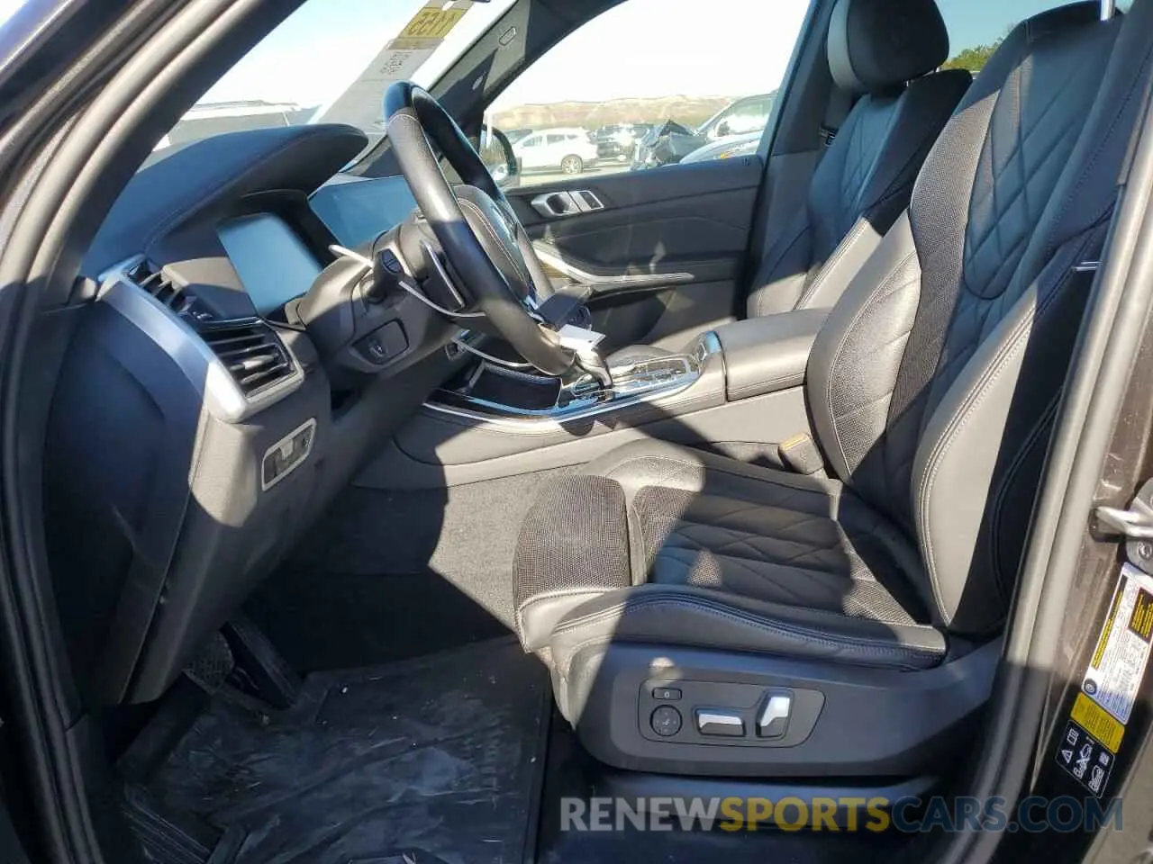 7 fotografías del automóvil dañado 5UXCR6C04P9P01386 BMW X5 2023
