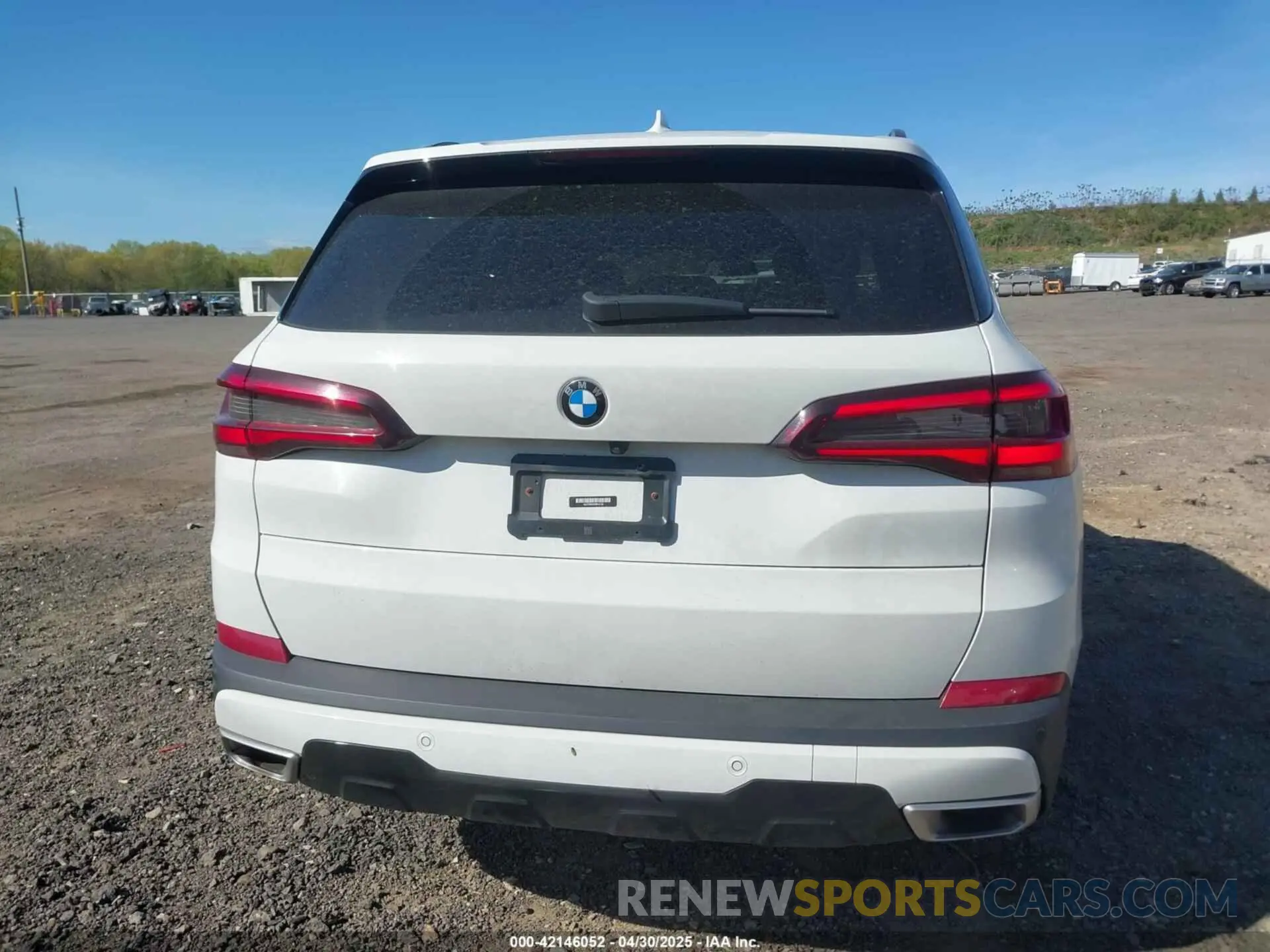 17 fotografías del automóvil dañado 5UXCR6C04P9P35750 BMW X5 2023