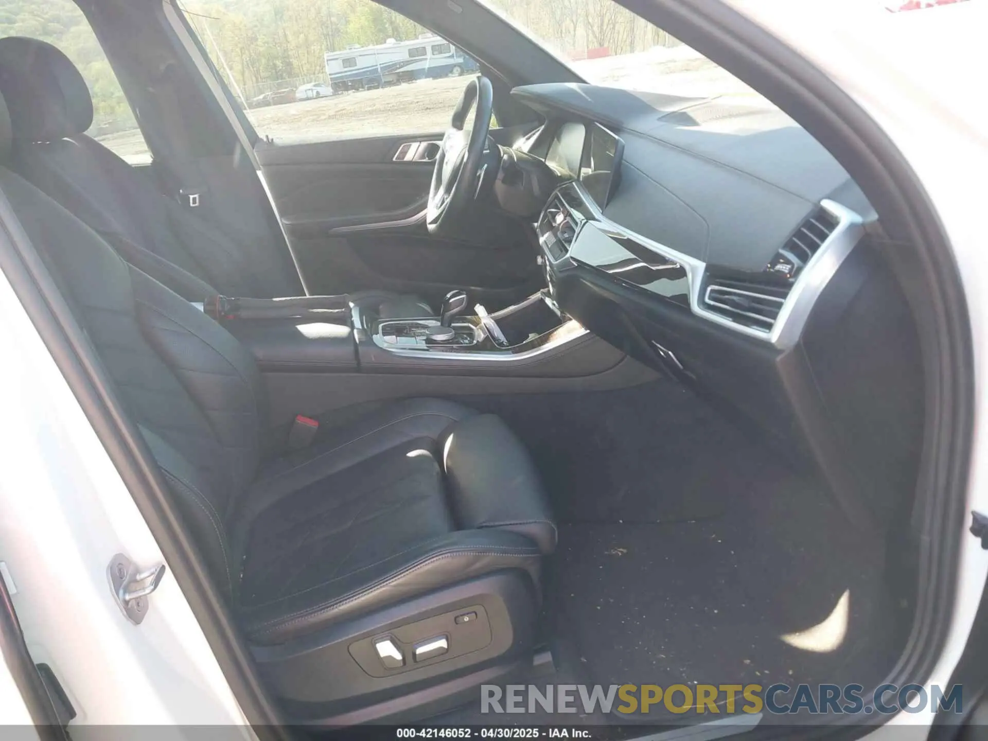 5 fotografías del automóvil dañado 5UXCR6C04P9P35750 BMW X5 2023