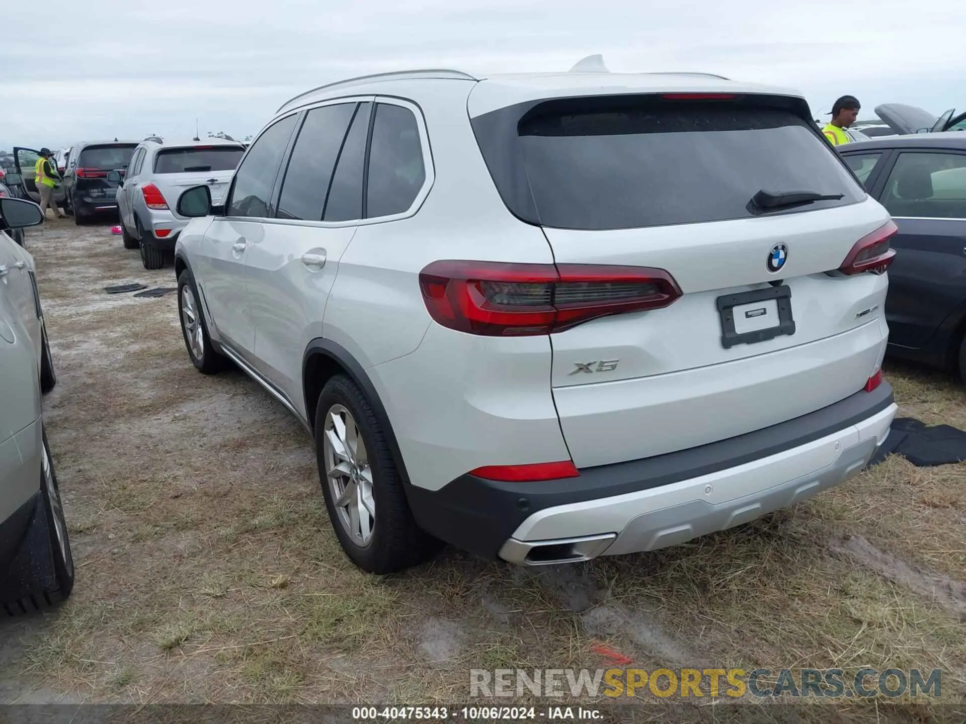3 fotografías del automóvil dañado 5UXCR6C05P9P63105 BMW X5 2023