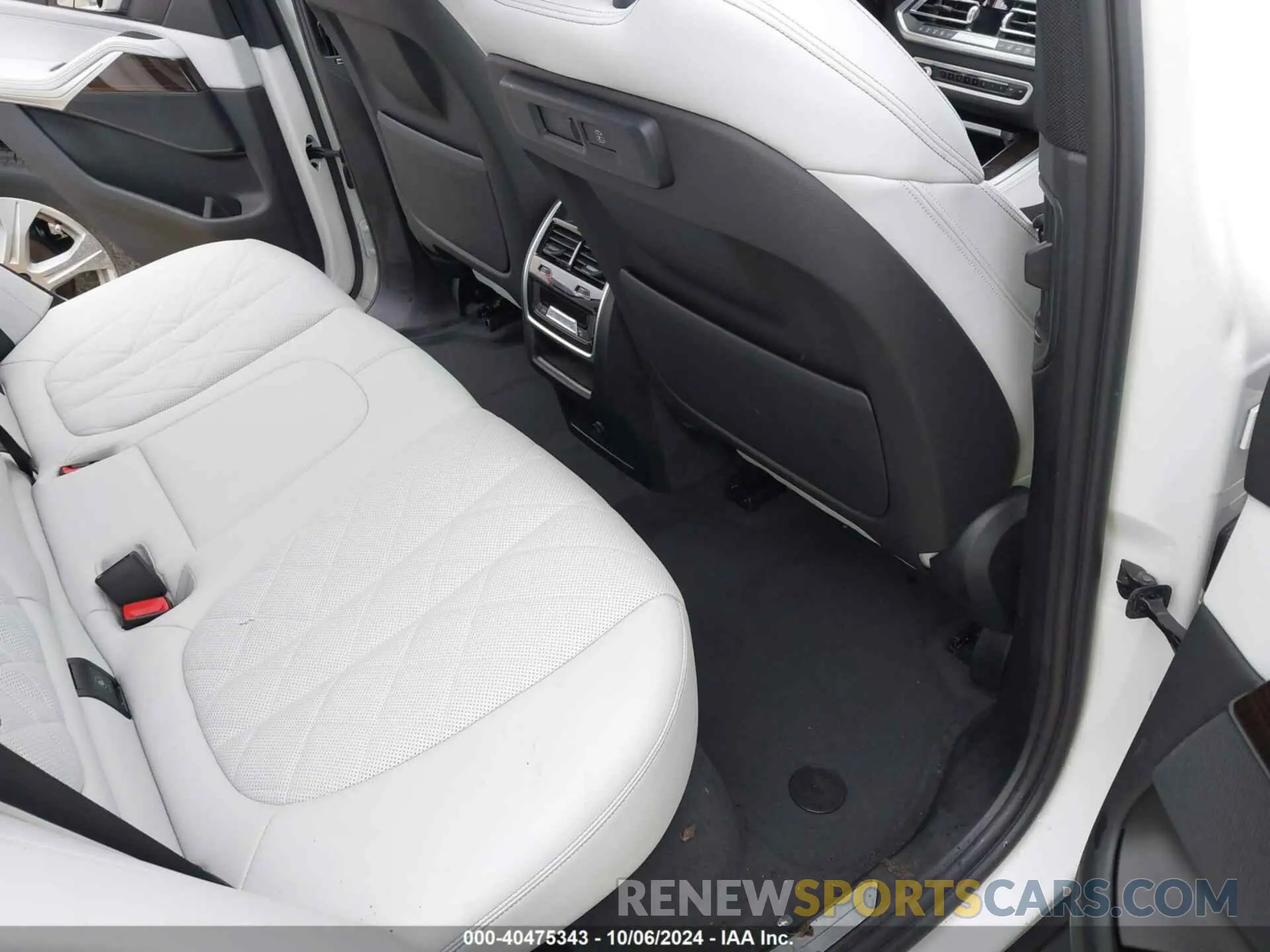 8 fotografías del automóvil dañado 5UXCR6C05P9P63105 BMW X5 2023