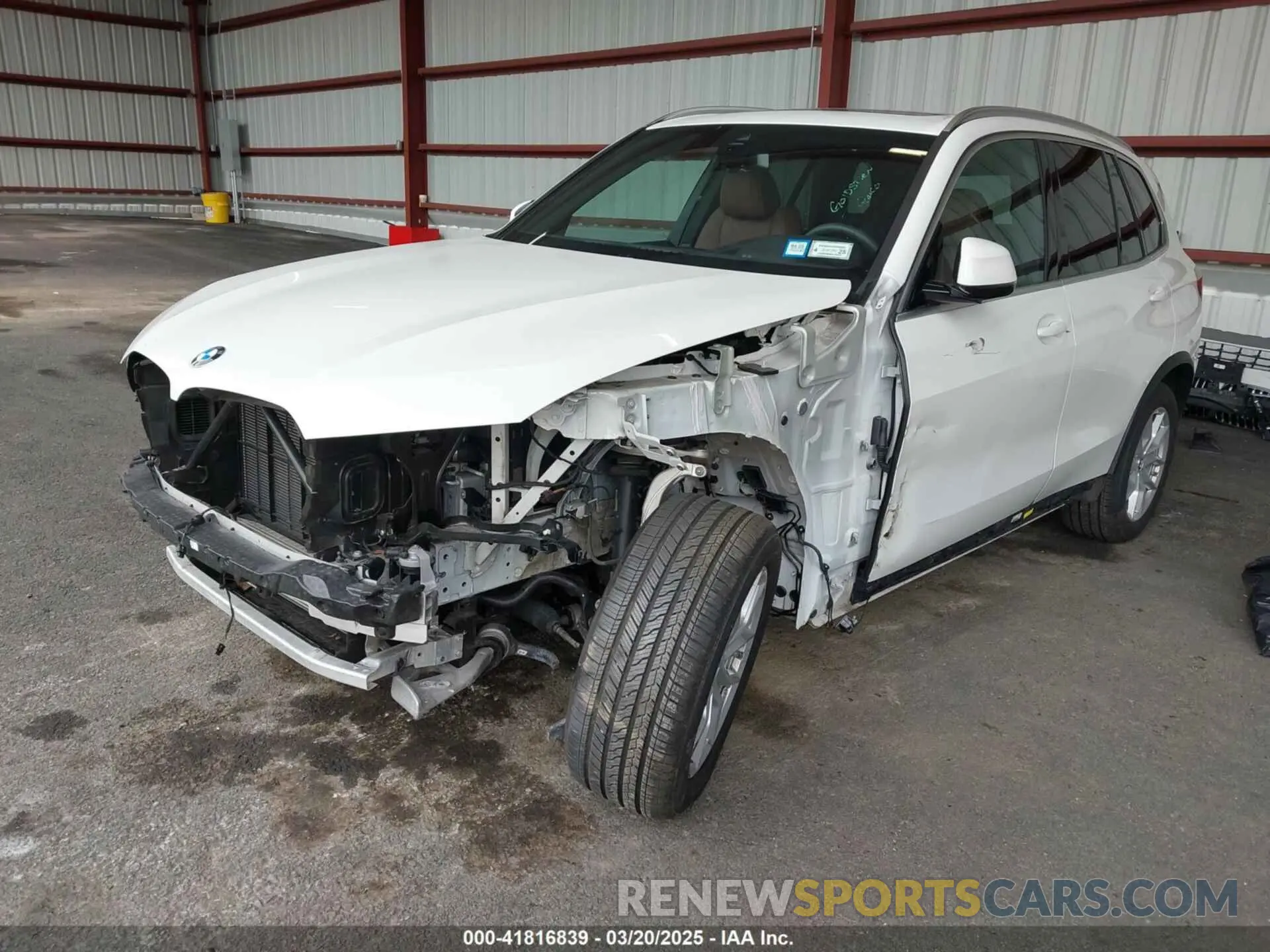 2 fotografías del automóvil dañado 5UXCR6C05P9R85868 BMW X5 2023