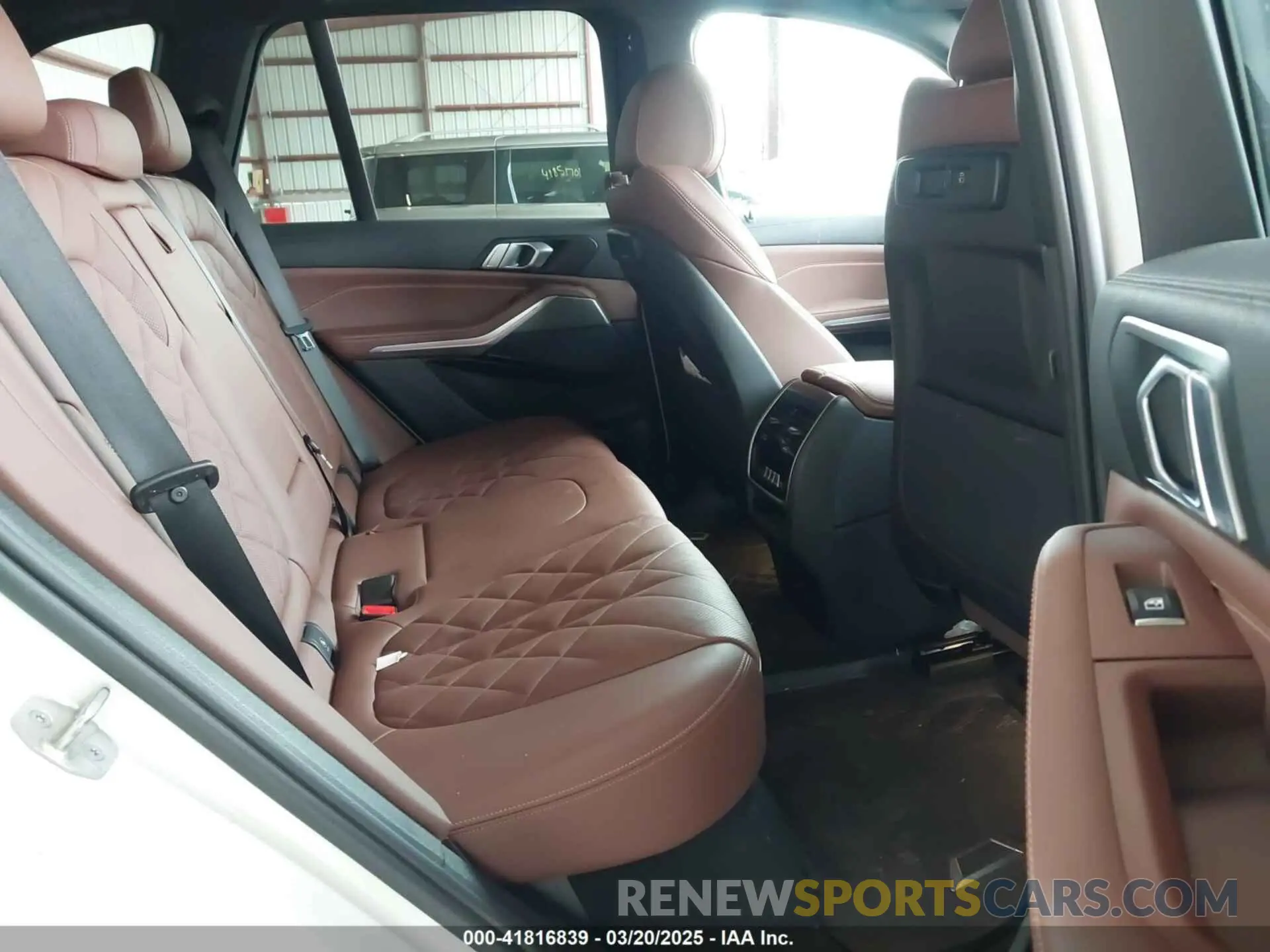 8 fotografías del automóvil dañado 5UXCR6C05P9R85868 BMW X5 2023